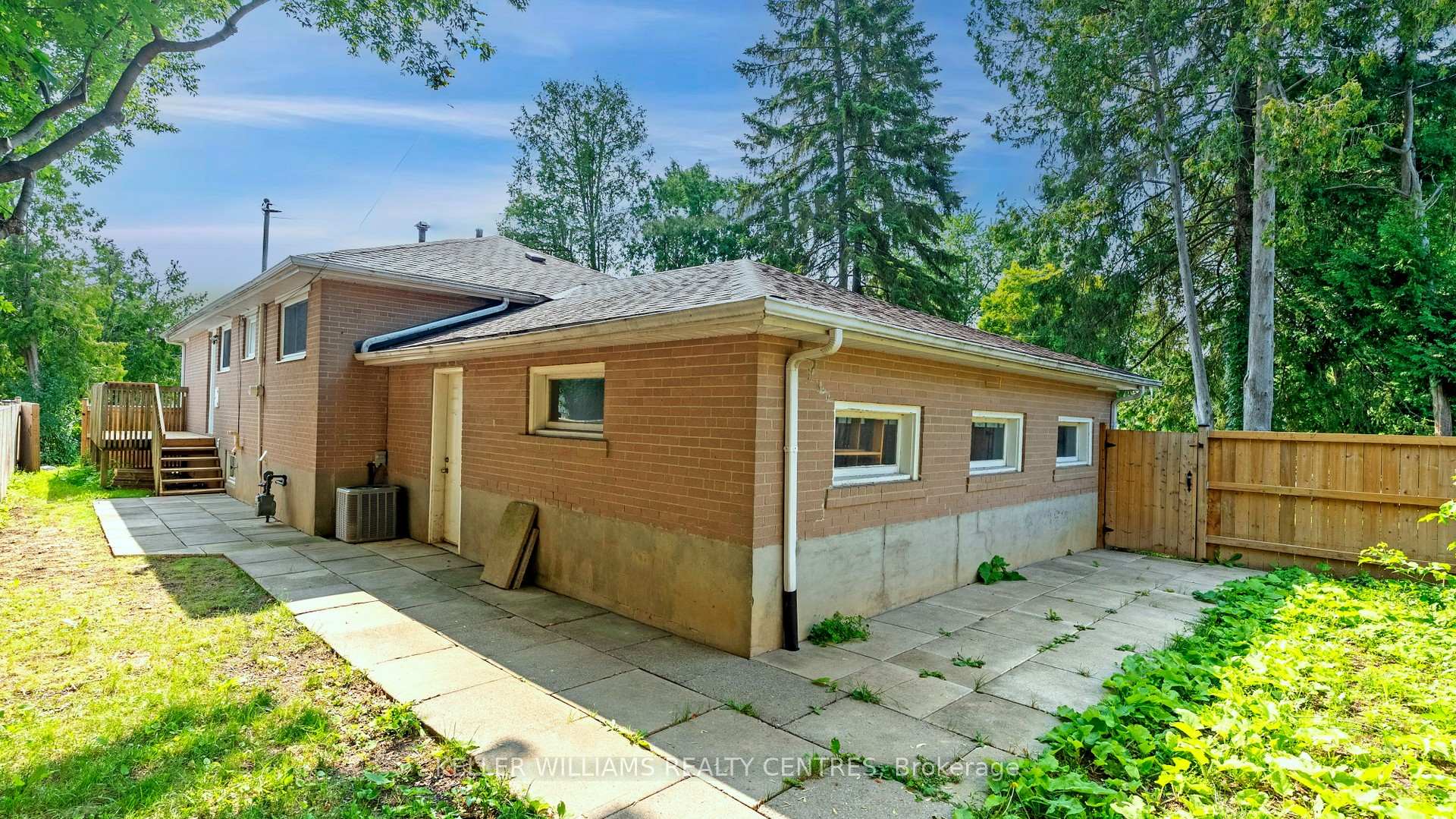 Photo 25 of 14 Algonquin Crescent, Aurora, Aurora Heights — HOMEH
