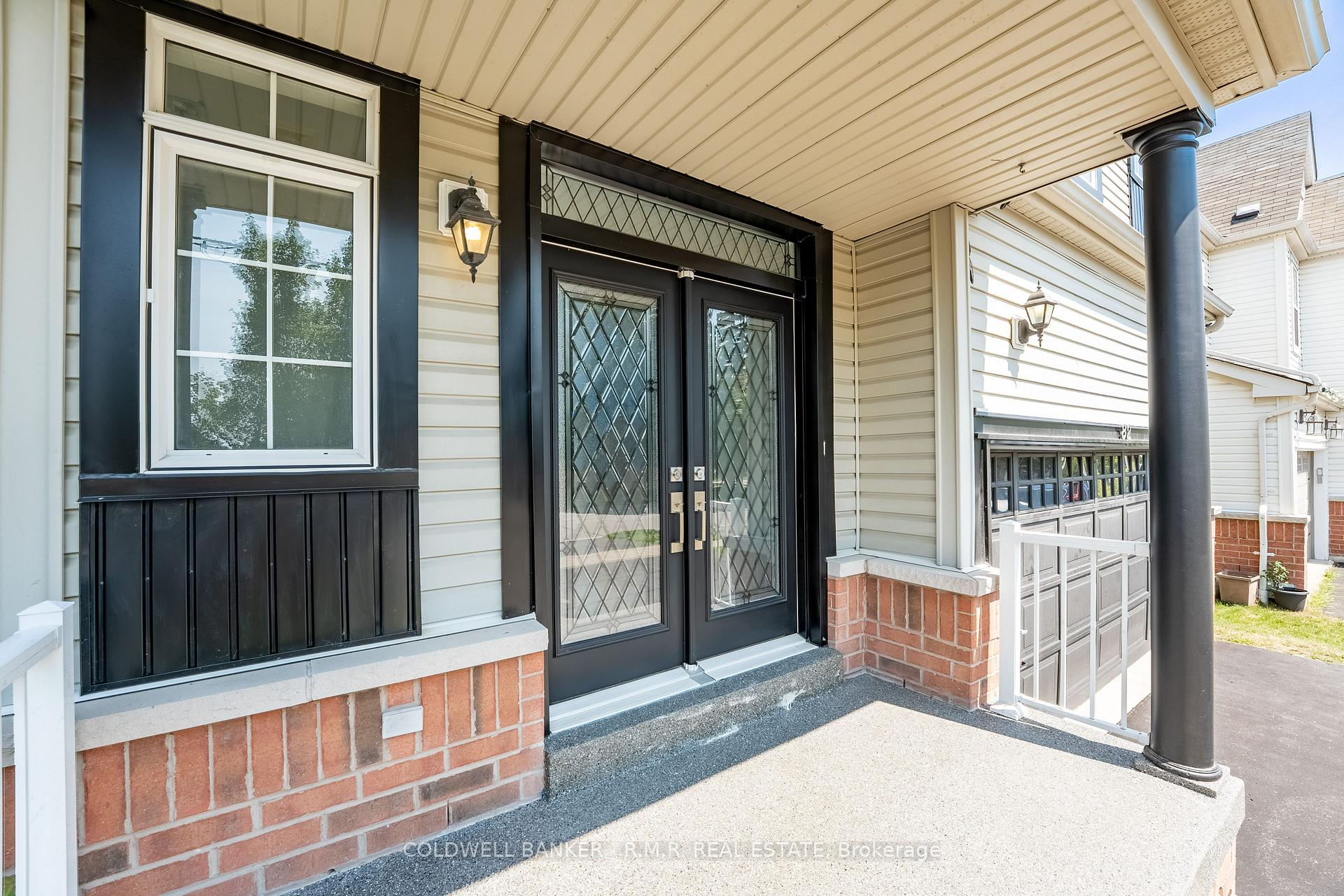 Photo 4 of 82 Vipond Road, Whitby, Brooklin — HOMEH