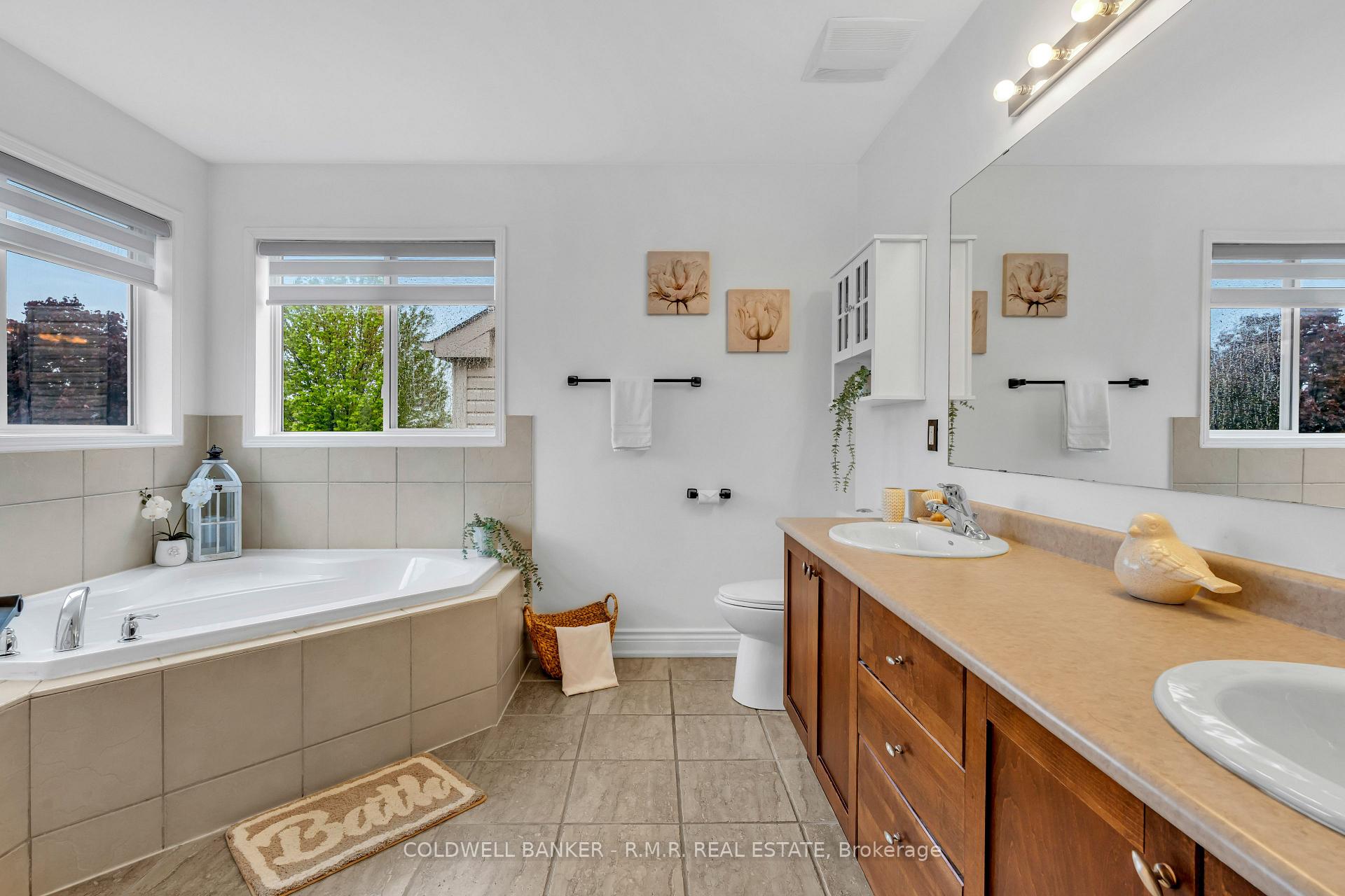 Photo 22 of 82 Vipond Road, Whitby, Brooklin — HOMEH
