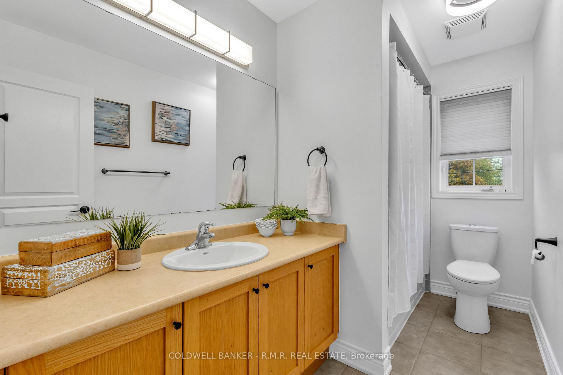 Photo 25 of 82 Vipond Road, Whitby, Brooklin — HOMEH