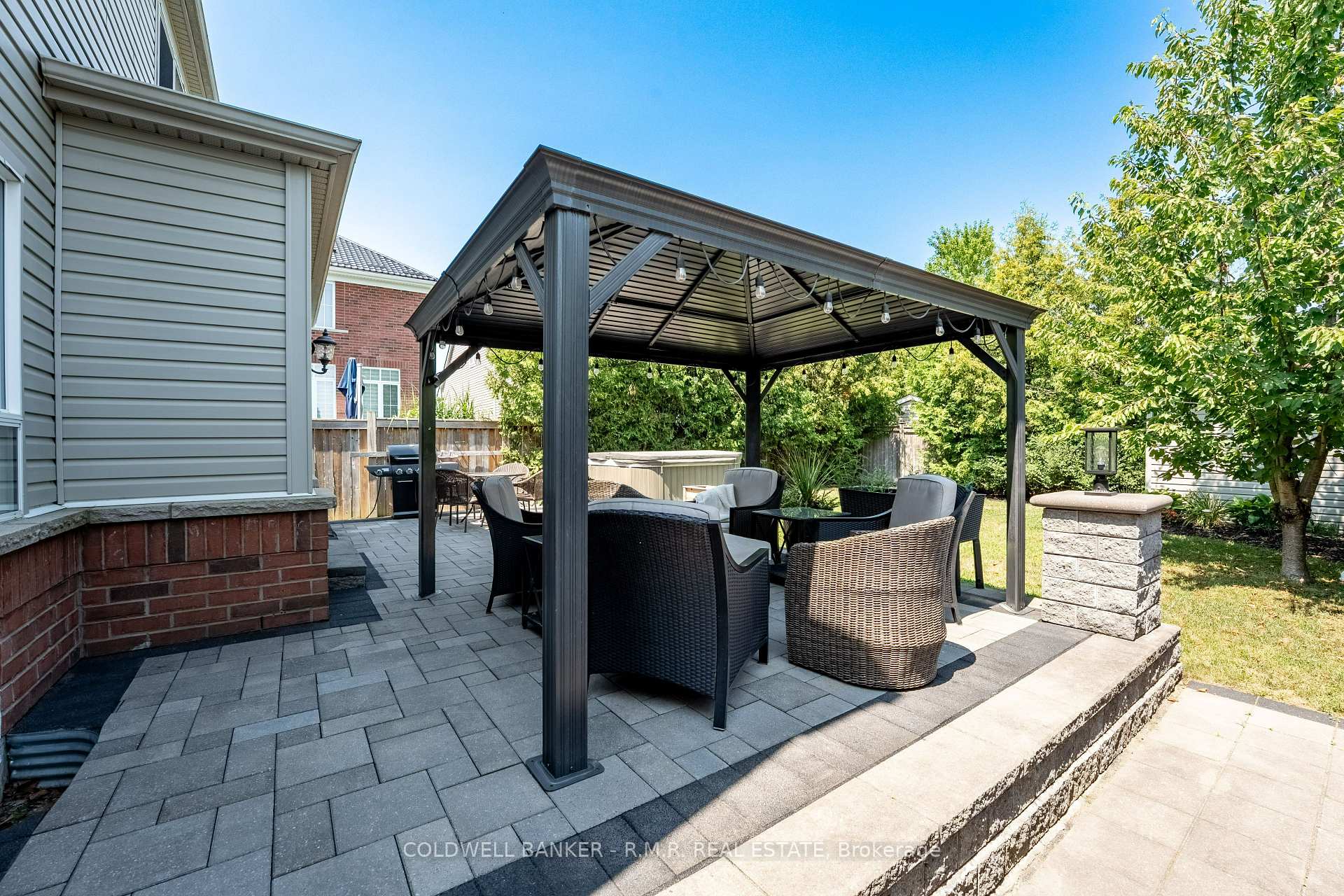 Photo 32 of 82 Vipond Road, Whitby, Brooklin — HOMEH