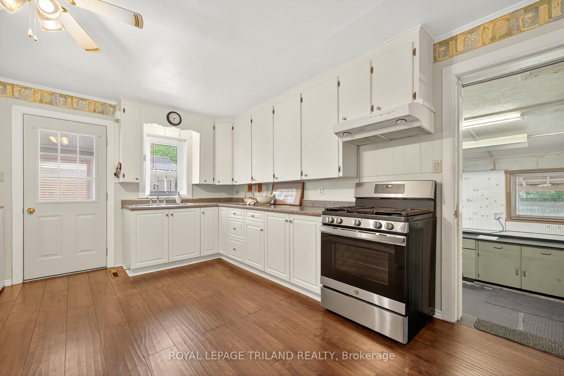 Photo 11 of 16 Clarence Street, Aylmer — HOMEH