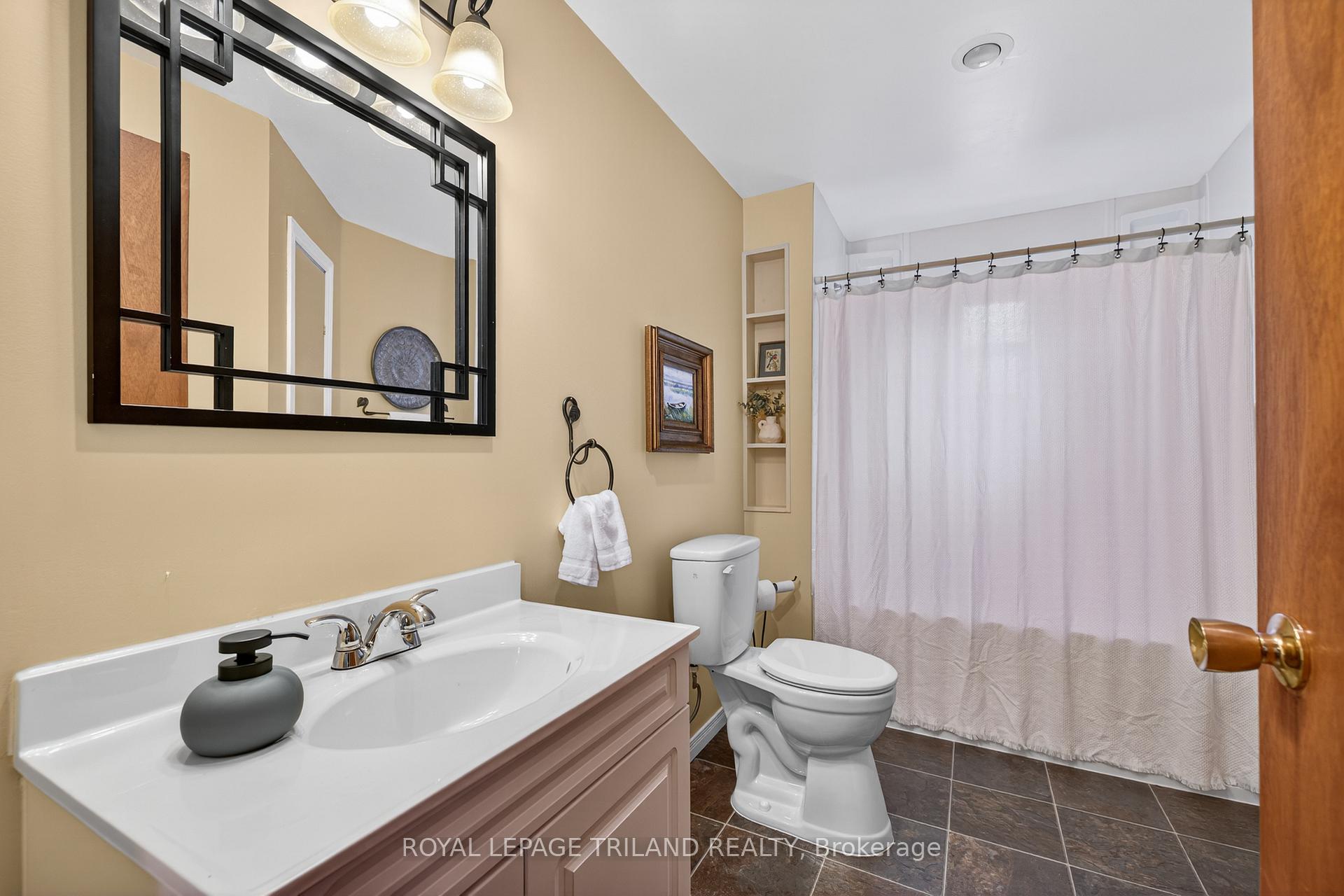 Photo 27 of 16 Clarence Street, Aylmer — HOMEH