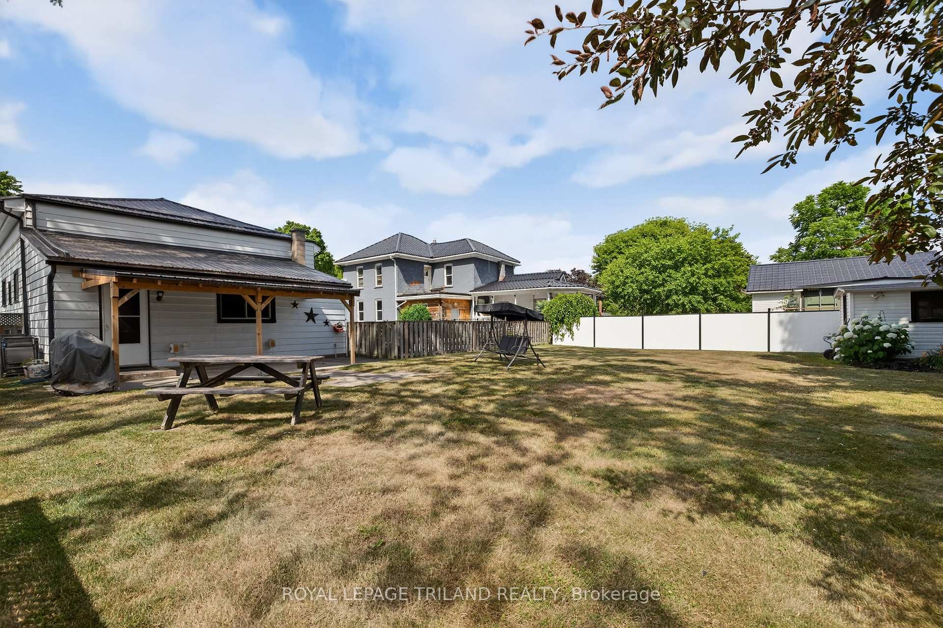 Photo 35 of 16 Clarence Street, Aylmer — HOMEH