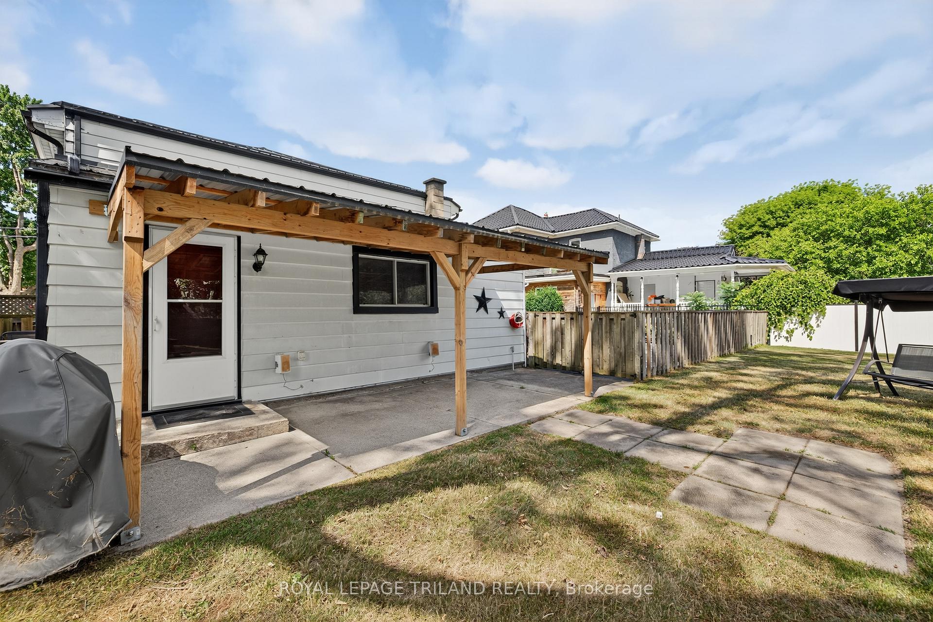 Photo 34 of 16 Clarence Street, Aylmer — HOMEH