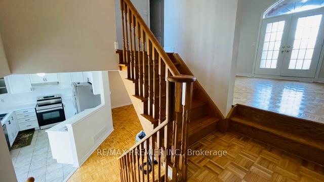 Photo 7 of 33 Windward Crescent, Vaughan, Vellore Village — HOMEH