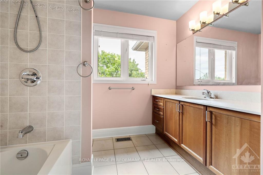 Photo 18 of 315 Smyth Road, Ottawa, Riverview Park — HOMEH