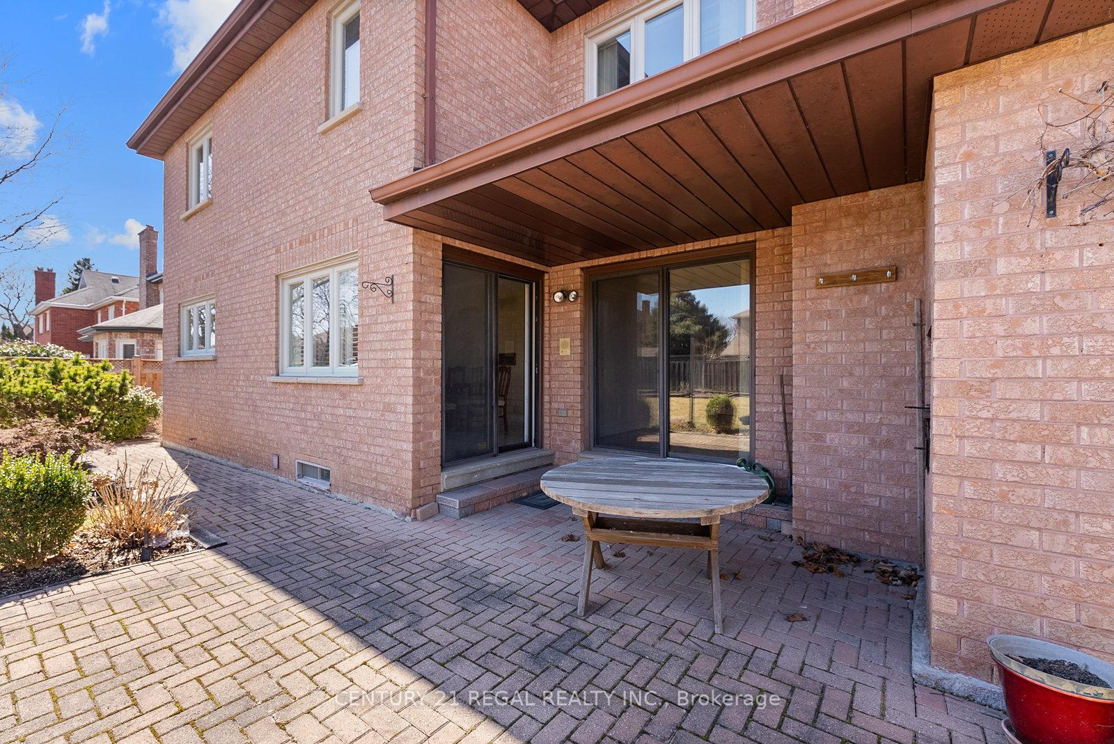 Photo 3 of 137 Fifth Avenue, Vaughan, East Woodbridge — HOMEH
