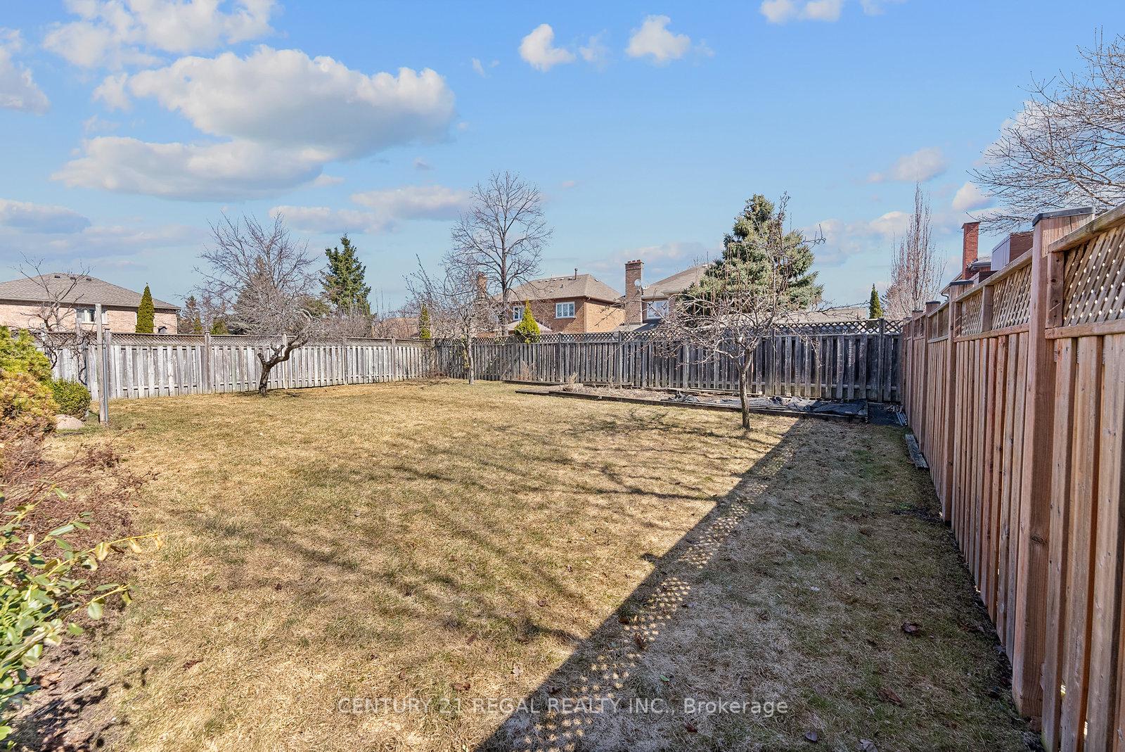 Photo 6 of 137 Fifth Avenue, Vaughan, East Woodbridge — HOMEH