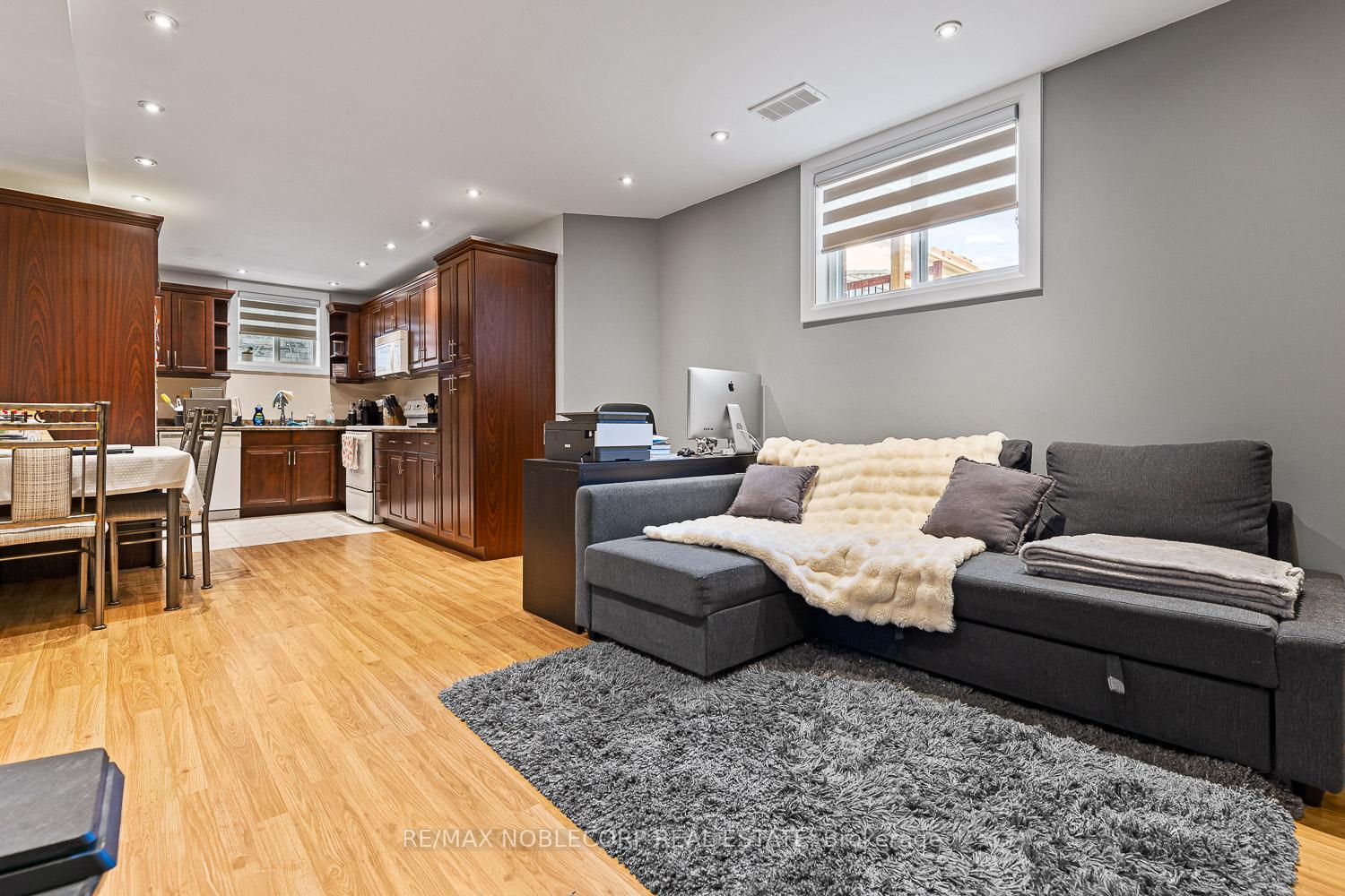 Photo 5 of Unit BSMT, 205 Hawker Road, Vaughan, Maple — HOMEH