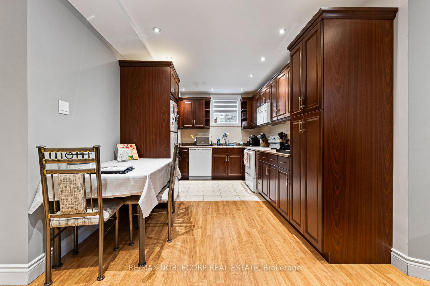 Photo 6 of Unit BSMT, 205 Hawker Road, Vaughan, Maple — HOMEH