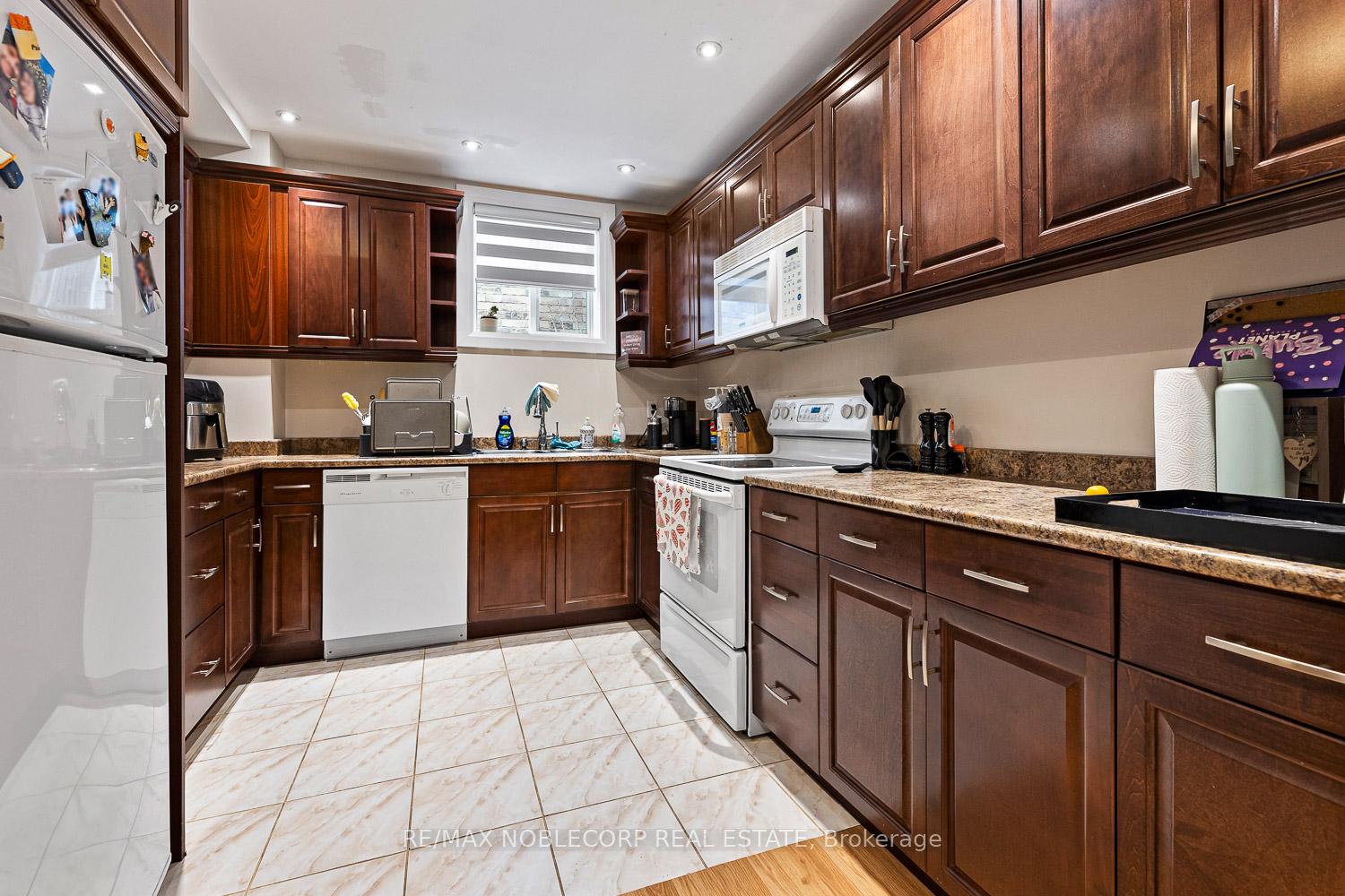 Photo 7 of Unit BSMT, 205 Hawker Road, Vaughan, Maple — HOMEH