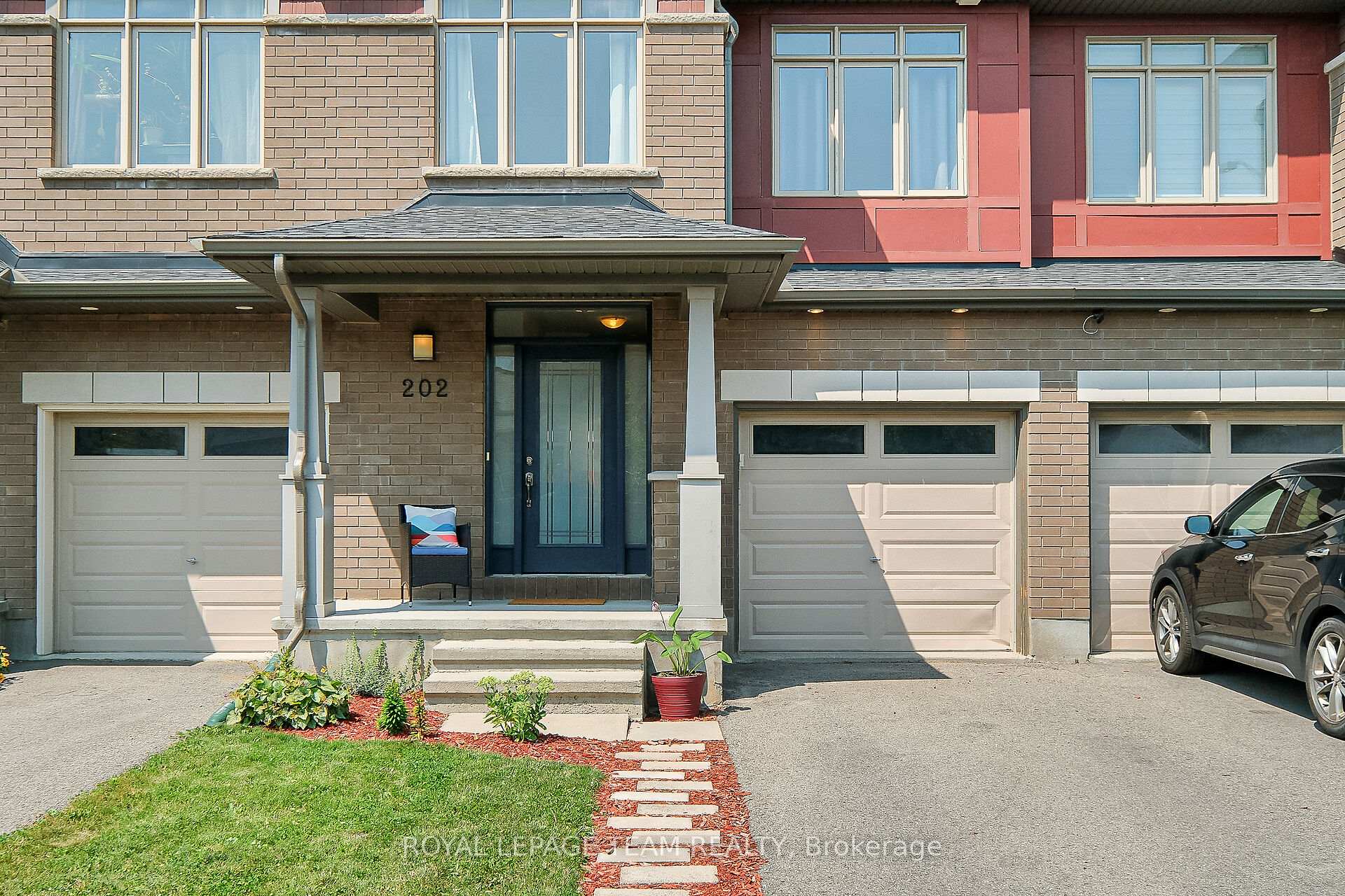 Photo 3 of 202 Nightfall Street W, Ottawa, Riverside South/Gloucester Glen — HOMEH