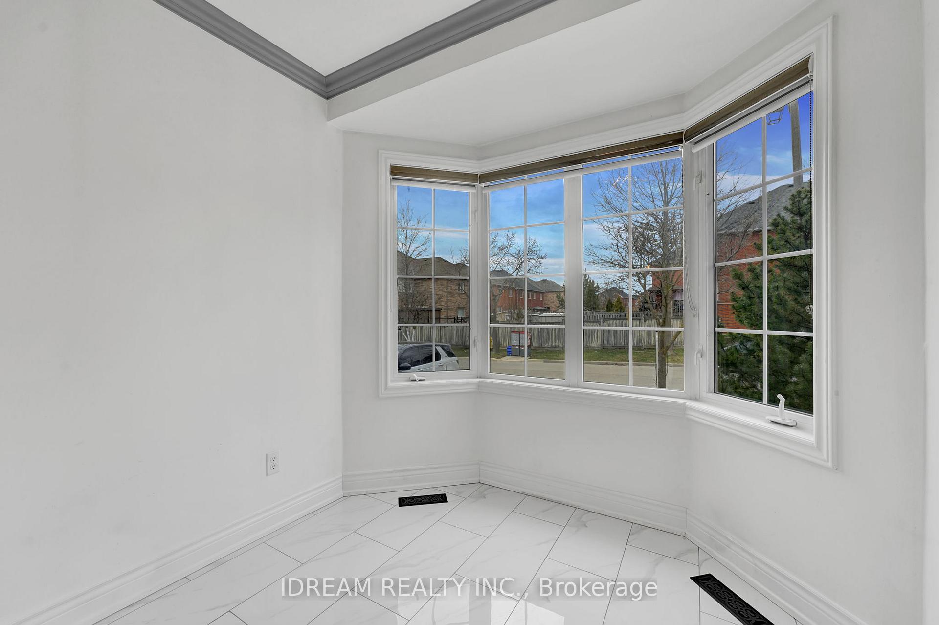 Photo 14 of 11 Alanno Way, Vaughan, Sonoma Heights — HOMEH