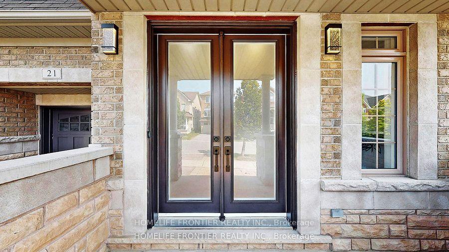 Photo 3 of 21 Givon Street, Vaughan, Patterson — HOMEH