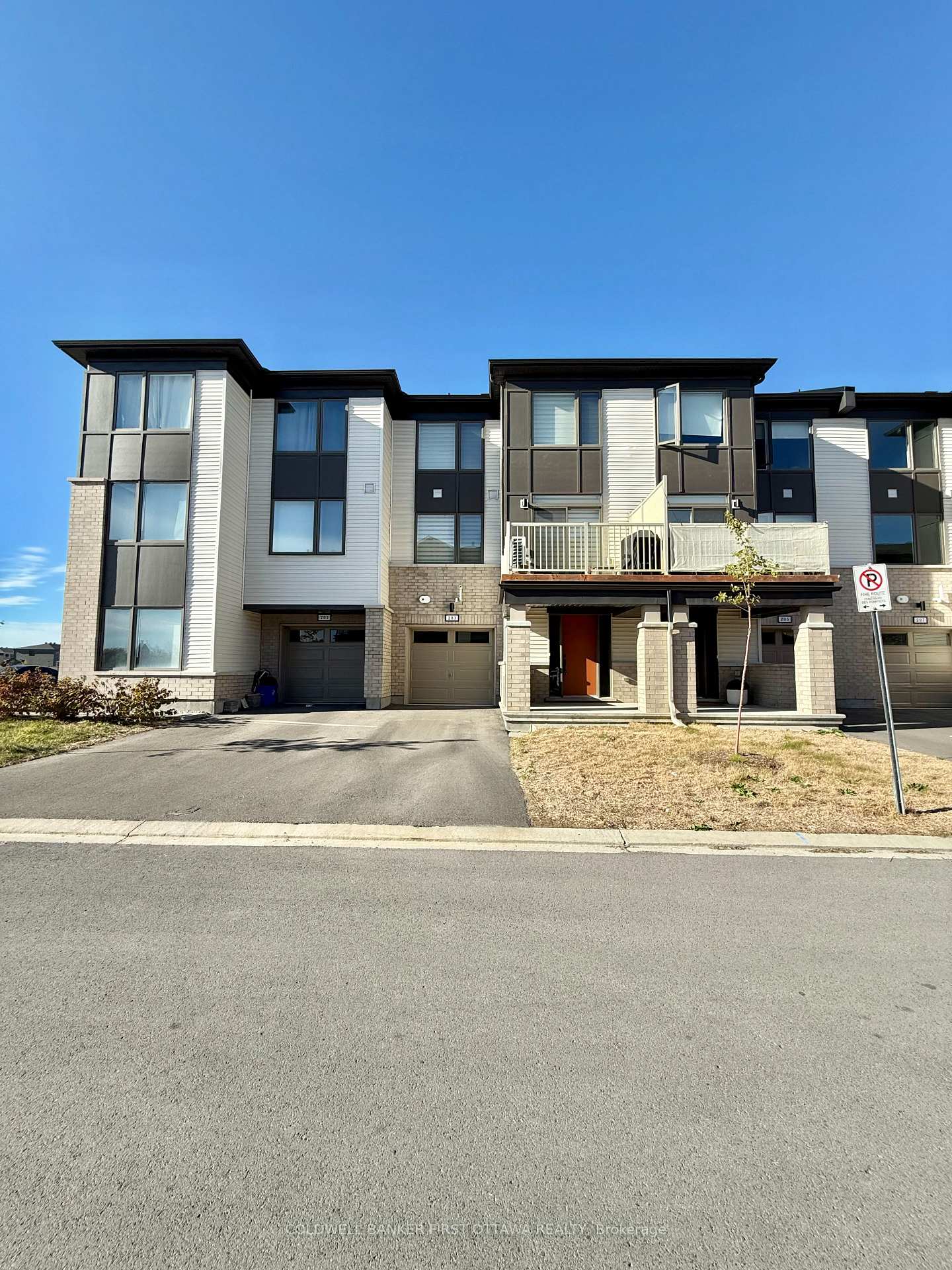 Front of 203 Anyolite Private