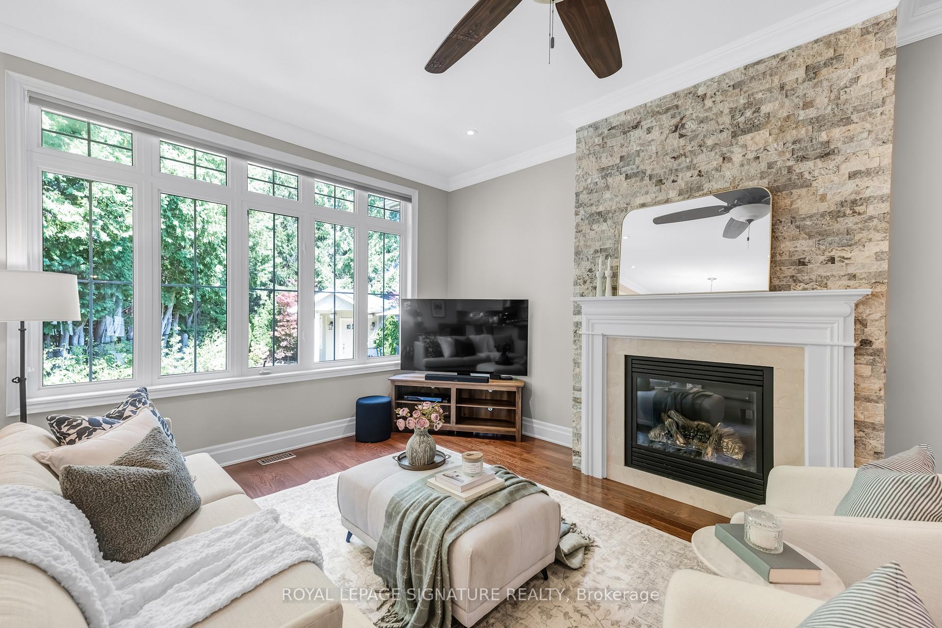 Photo 4 of 55 Montana Crescent, Whitby, Brooklin — HOMEH