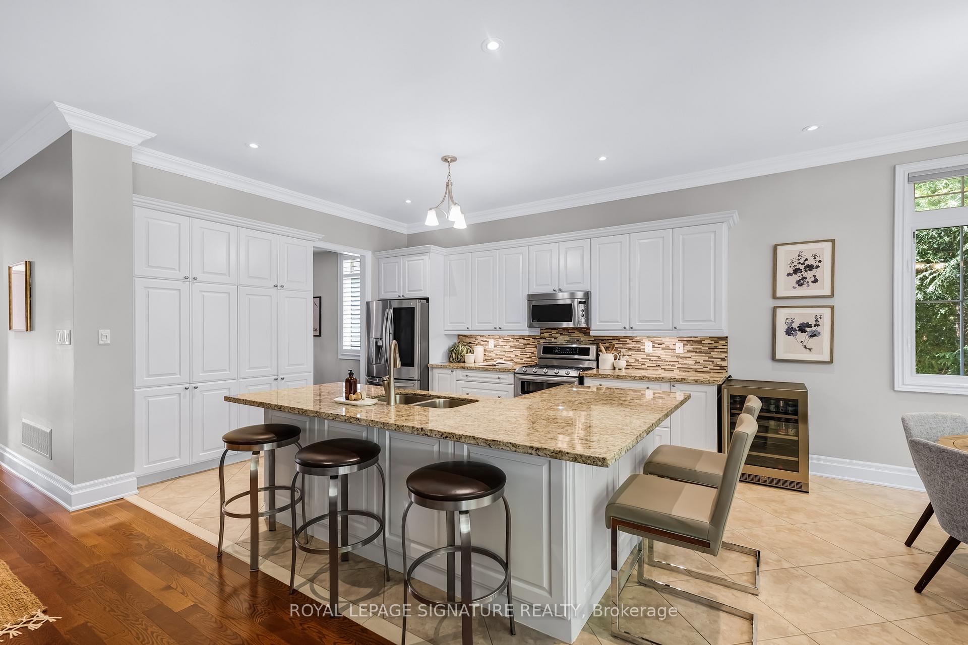 Photo 10 of 55 Montana Crescent, Whitby, Brooklin — HOMEH