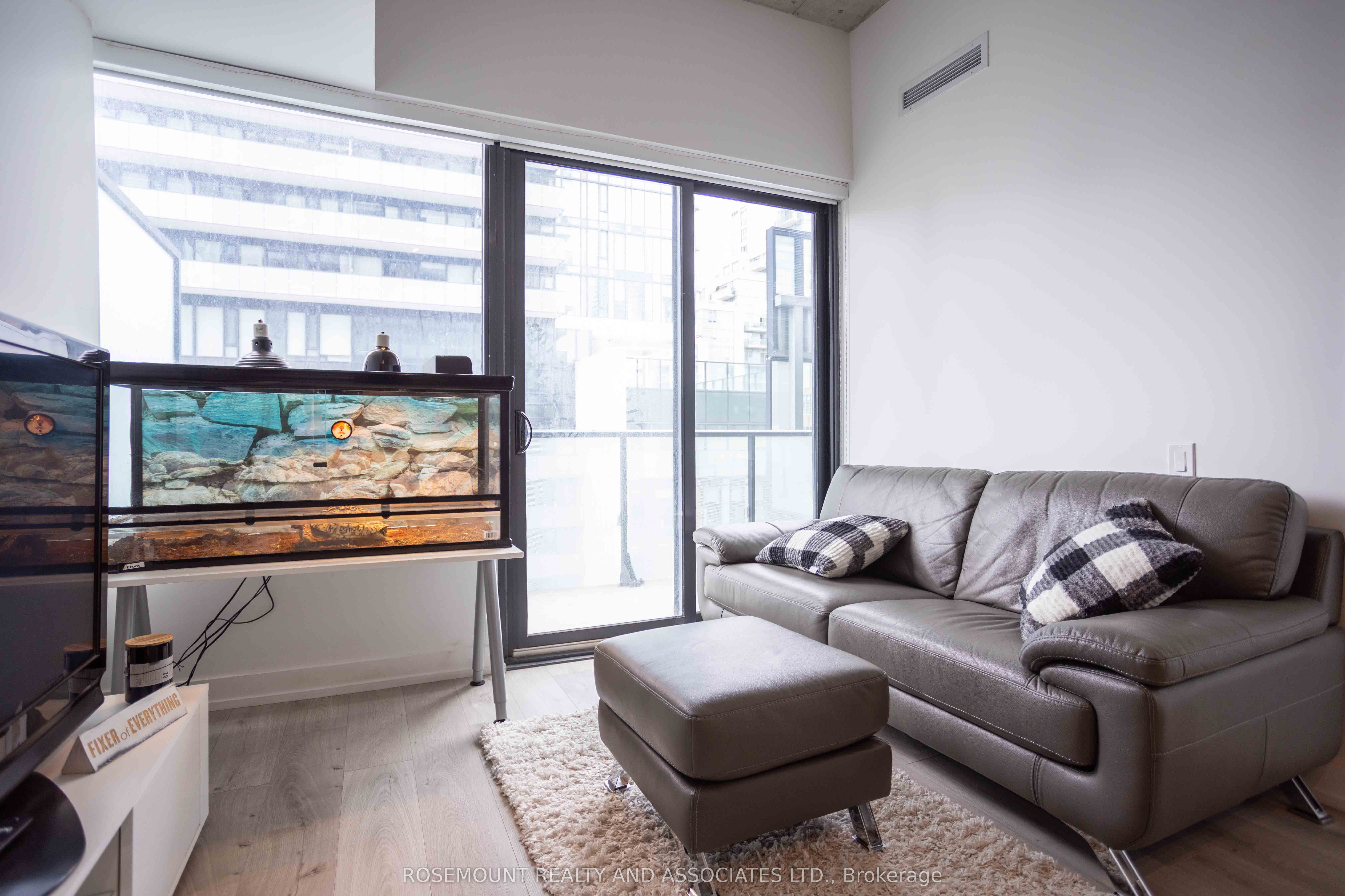Photo 45 of Unit 712, 161 Roehampton Avenue, Toronto, Mount Pleasant West — HOMEH