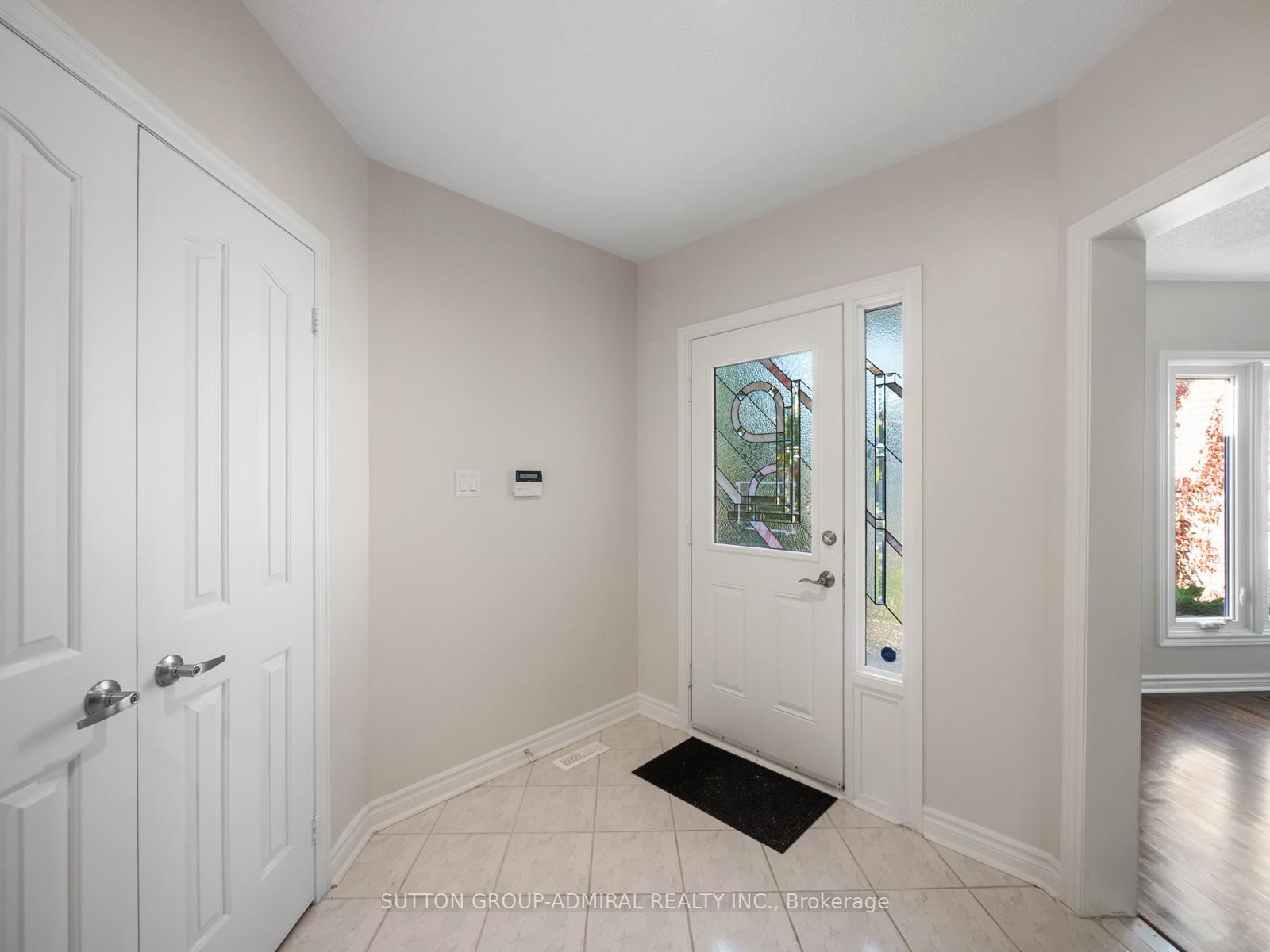 Photo 5 of 67 Venice Crescent, Vaughan, Beverley Glen — HOMEH