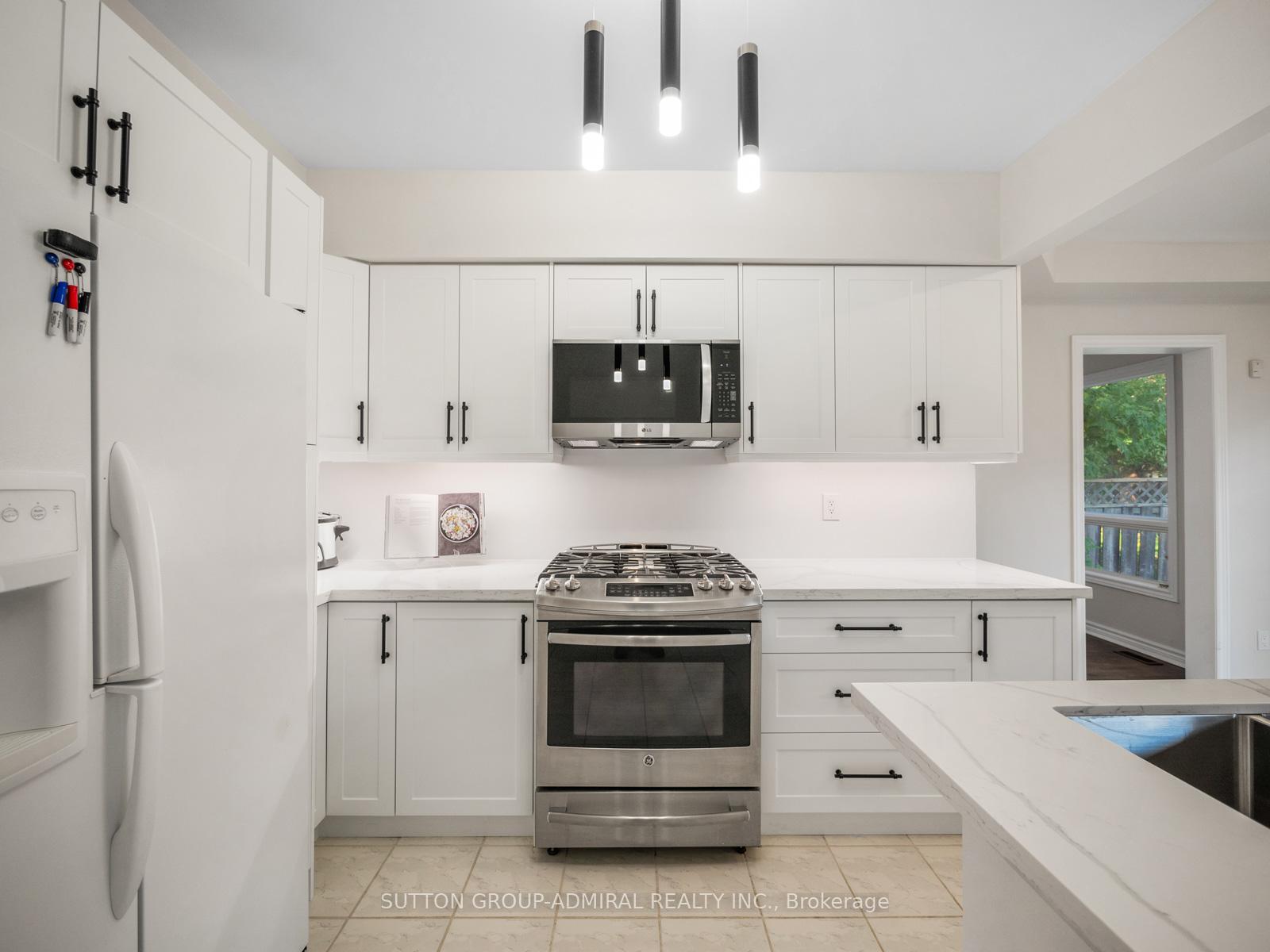 Photo 10 of 67 Venice Crescent, Vaughan, Beverley Glen — HOMEH