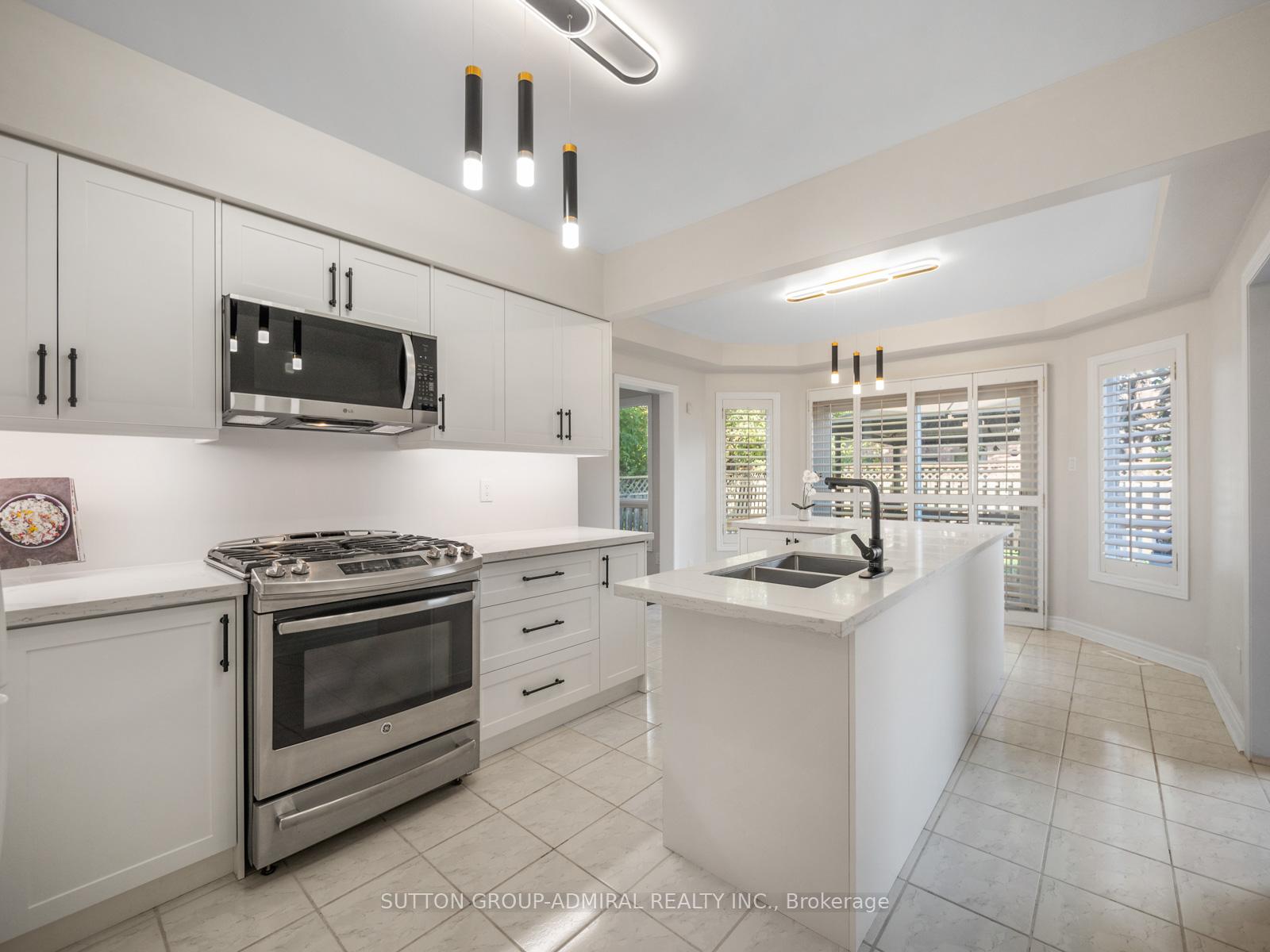 Photo 11 of 67 Venice Crescent, Vaughan, Beverley Glen — HOMEH