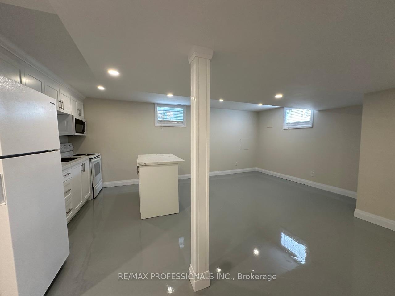 Photo 4 of Unit 4, 213 Pine Street, Whitby, Downtown Whitby — HOMEH