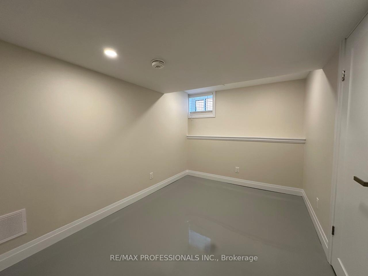 Photo 10 of Unit 4, 213 Pine Street, Whitby, Downtown Whitby — HOMEH