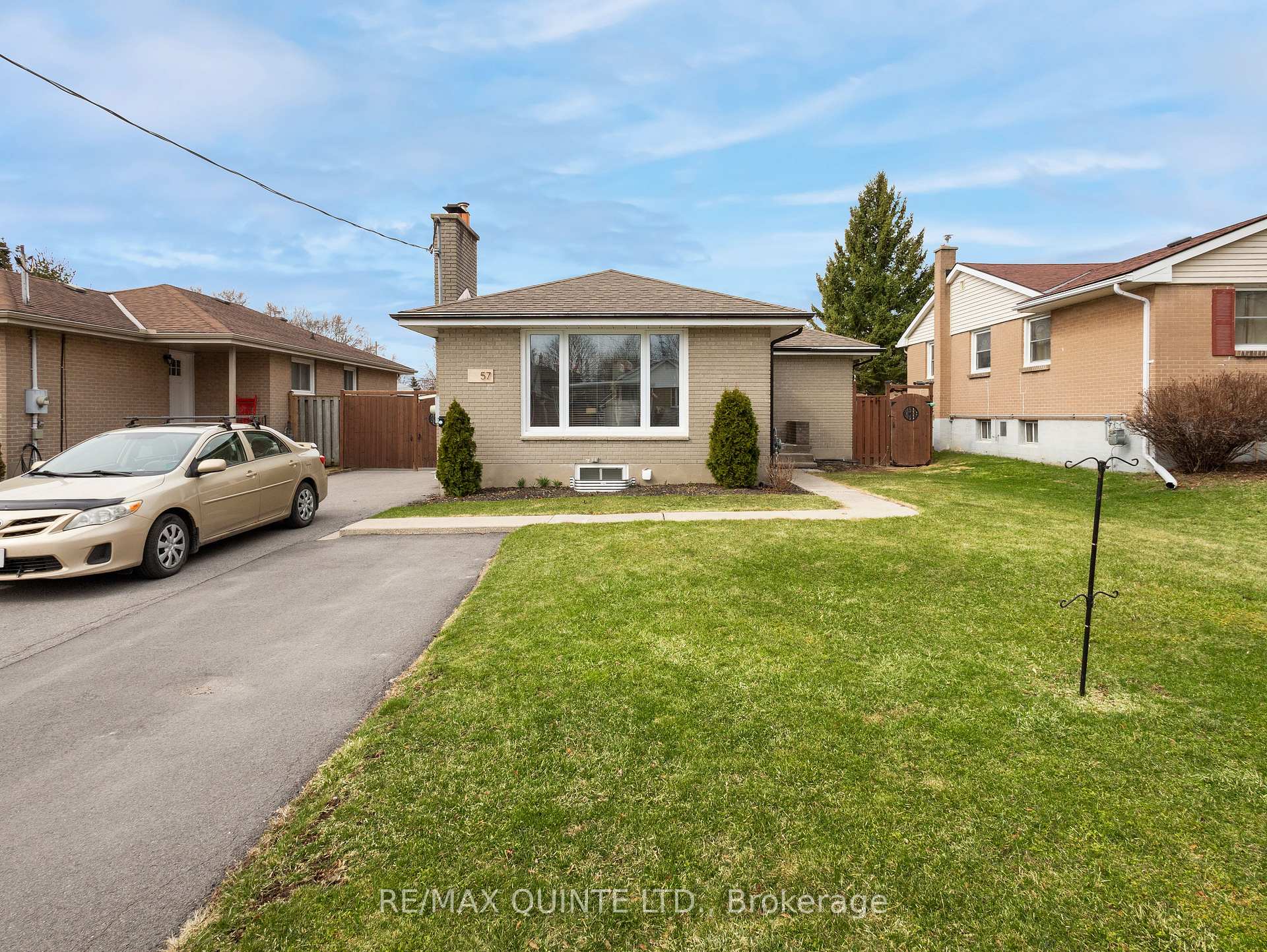 Photo 3 of 57B Elizabeth Crescent, Belleville, Belleville Ward — HOMEH