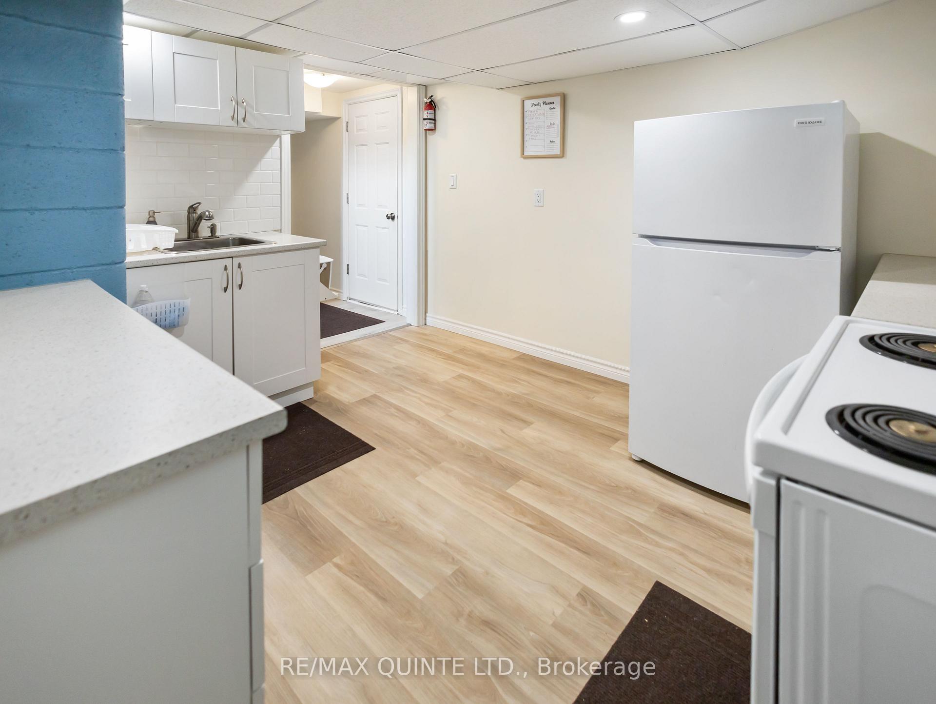 Photo 2 of 57B Elizabeth Crescent, Belleville, Belleville Ward — HOMEH
