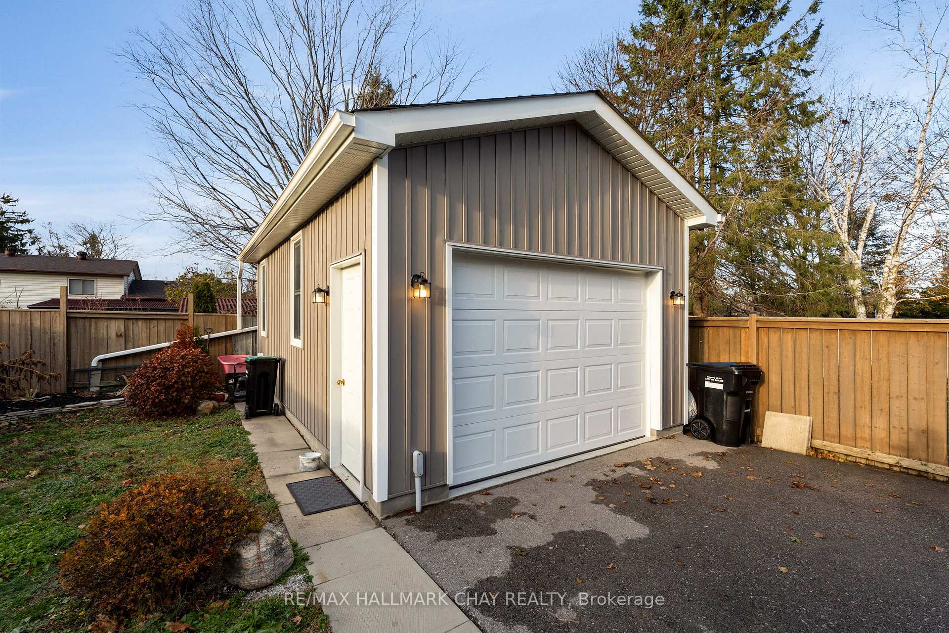 Photo 5 of 32 Janice Drive, Barrie, Sunnidale — HOMEH