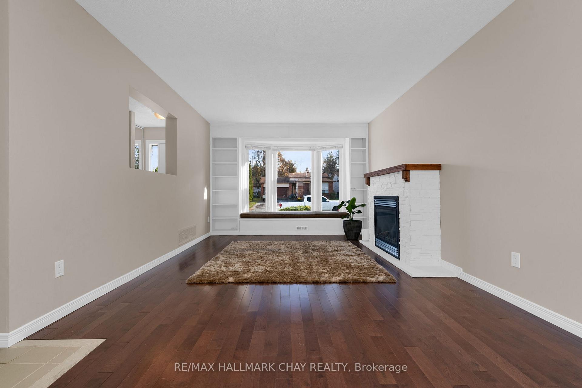 Photo 6 of 32 Janice Drive, Barrie, Sunnidale — HOMEH
