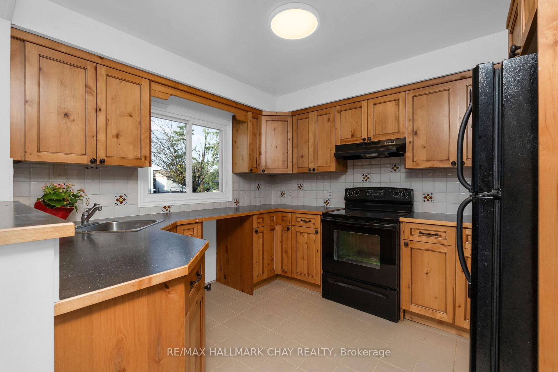 Photo 13 of 32 Janice Drive, Barrie, Sunnidale — HOMEH