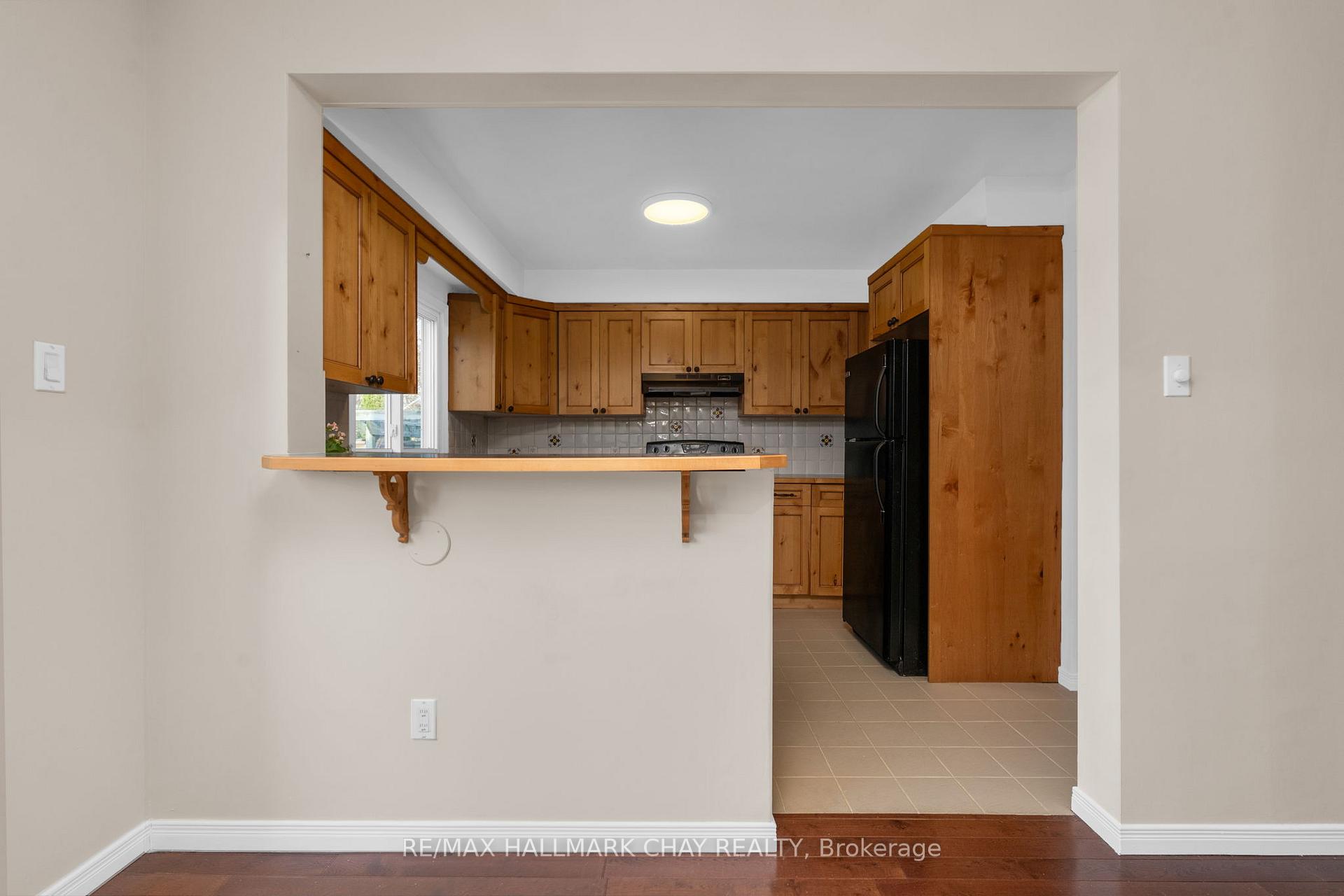 Photo 16 of 32 Janice Drive, Barrie, Sunnidale — HOMEH