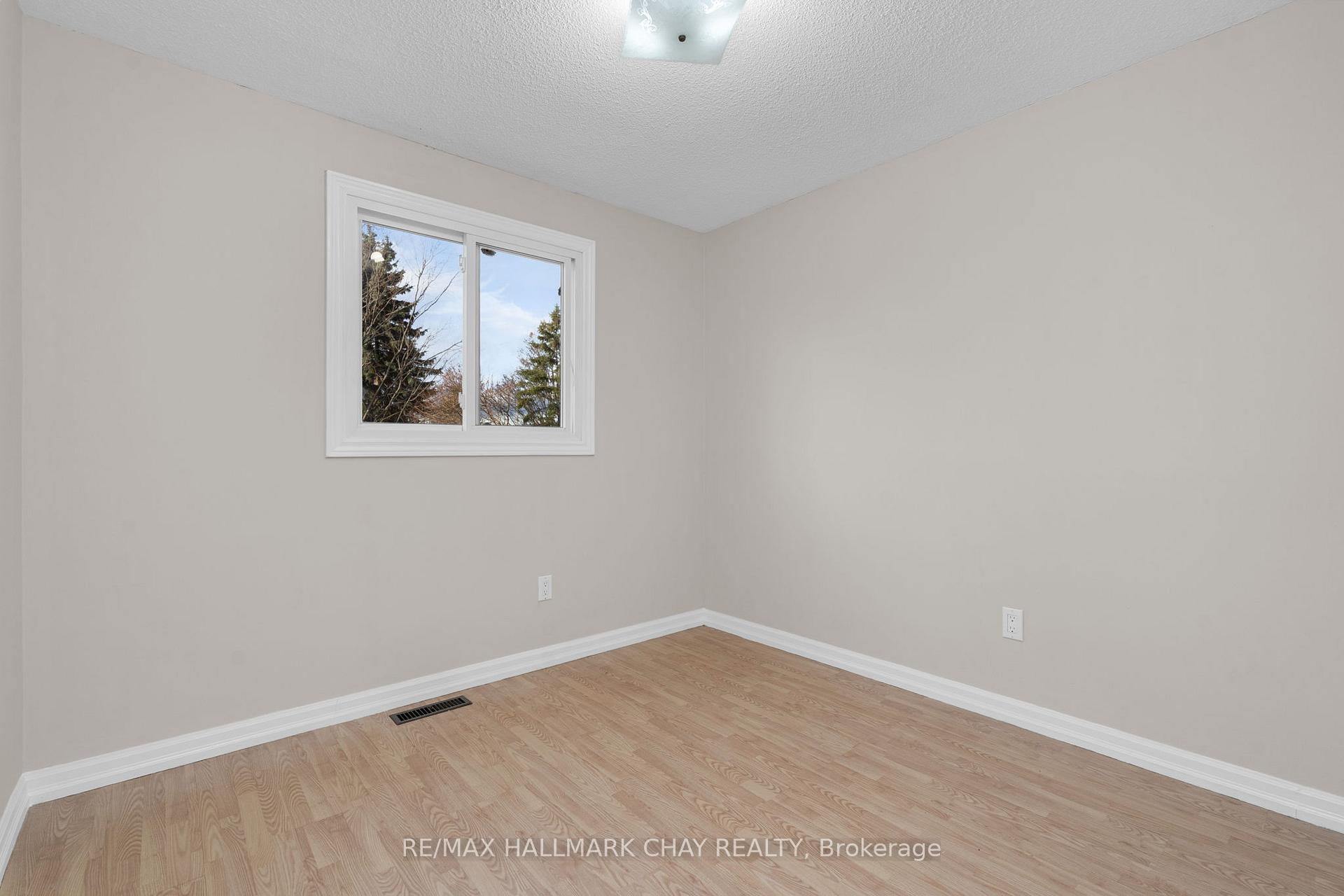 Photo 25 of 32 Janice Drive, Barrie, Sunnidale — HOMEH