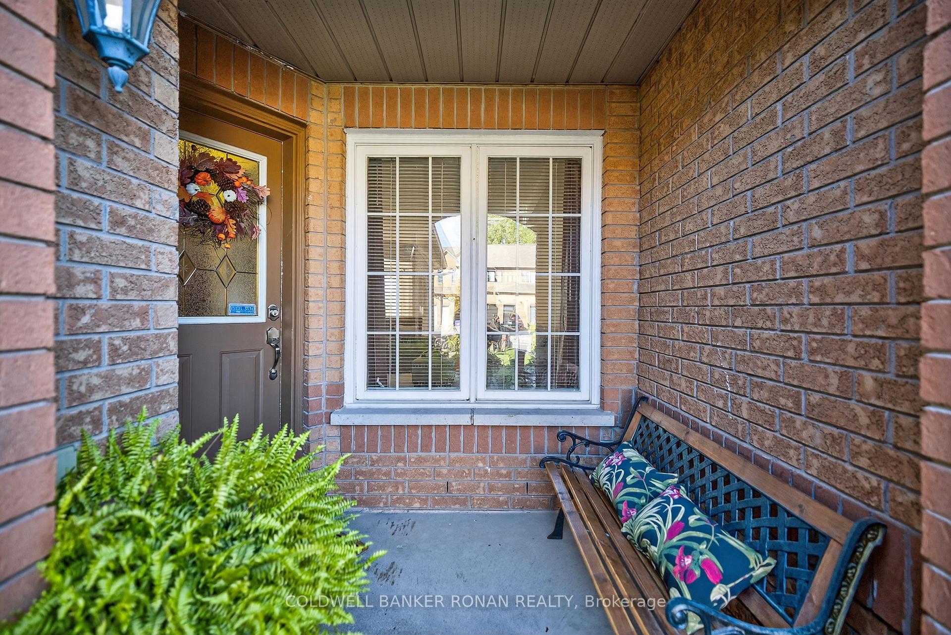 Photo 4 of 97 Parktree Drive, Vaughan, Maple — HOMEH
