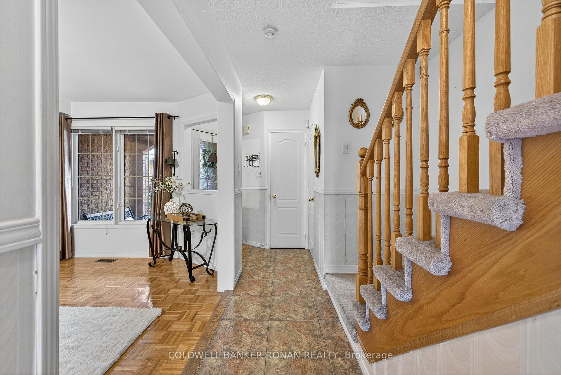 Photo 6 of 97 Parktree Drive, Vaughan, Maple — HOMEH