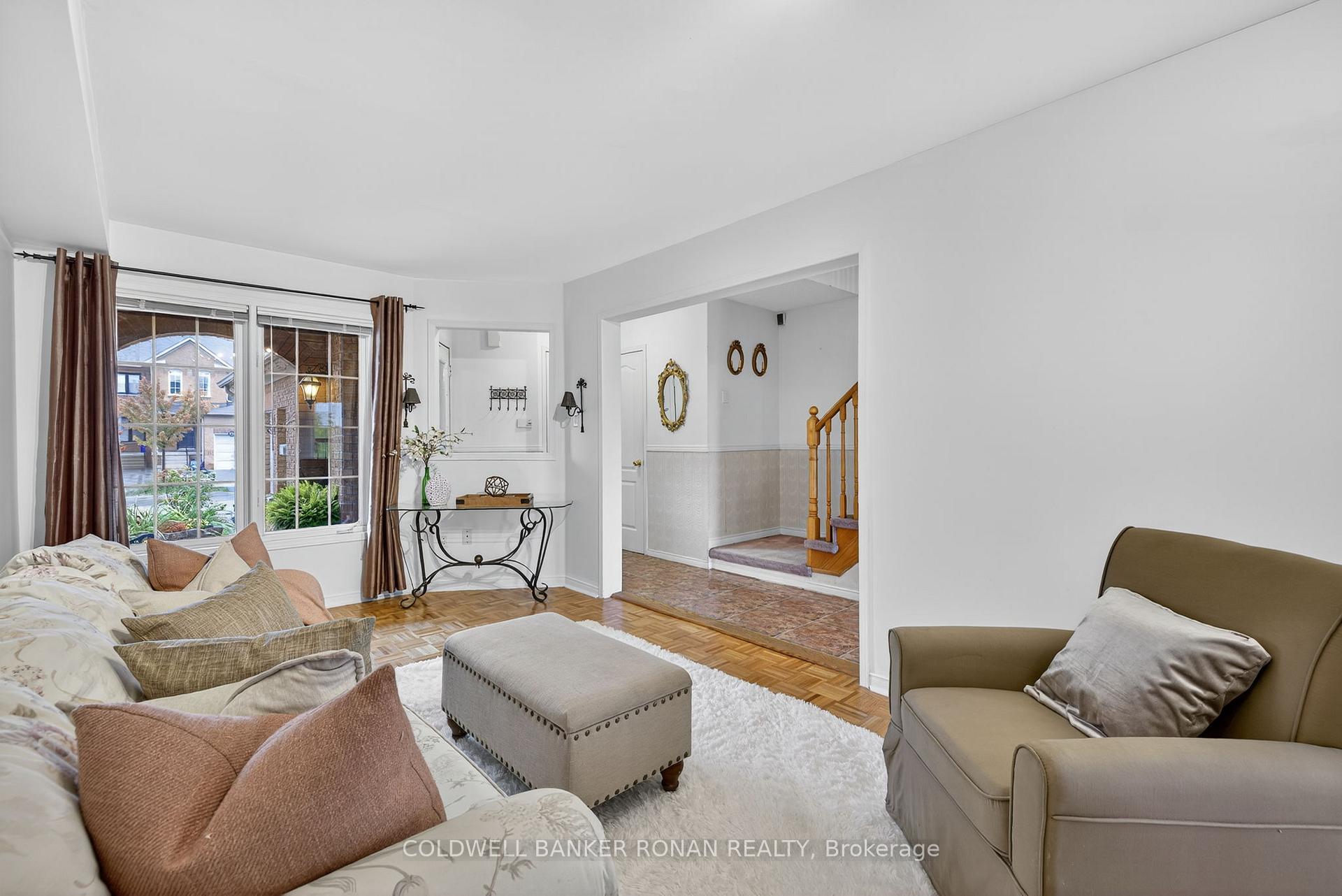 Photo 9 of 97 Parktree Drive, Vaughan, Maple — HOMEH