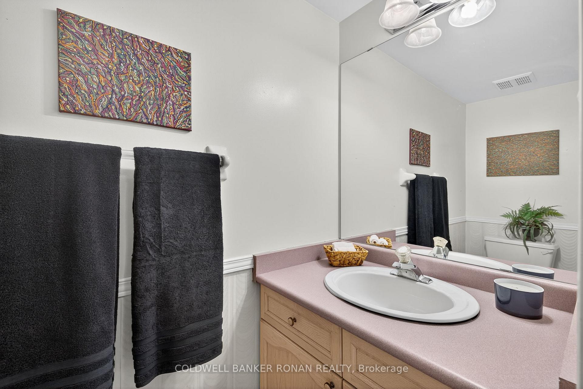 Photo 19 of 97 Parktree Drive, Vaughan, Maple — HOMEH