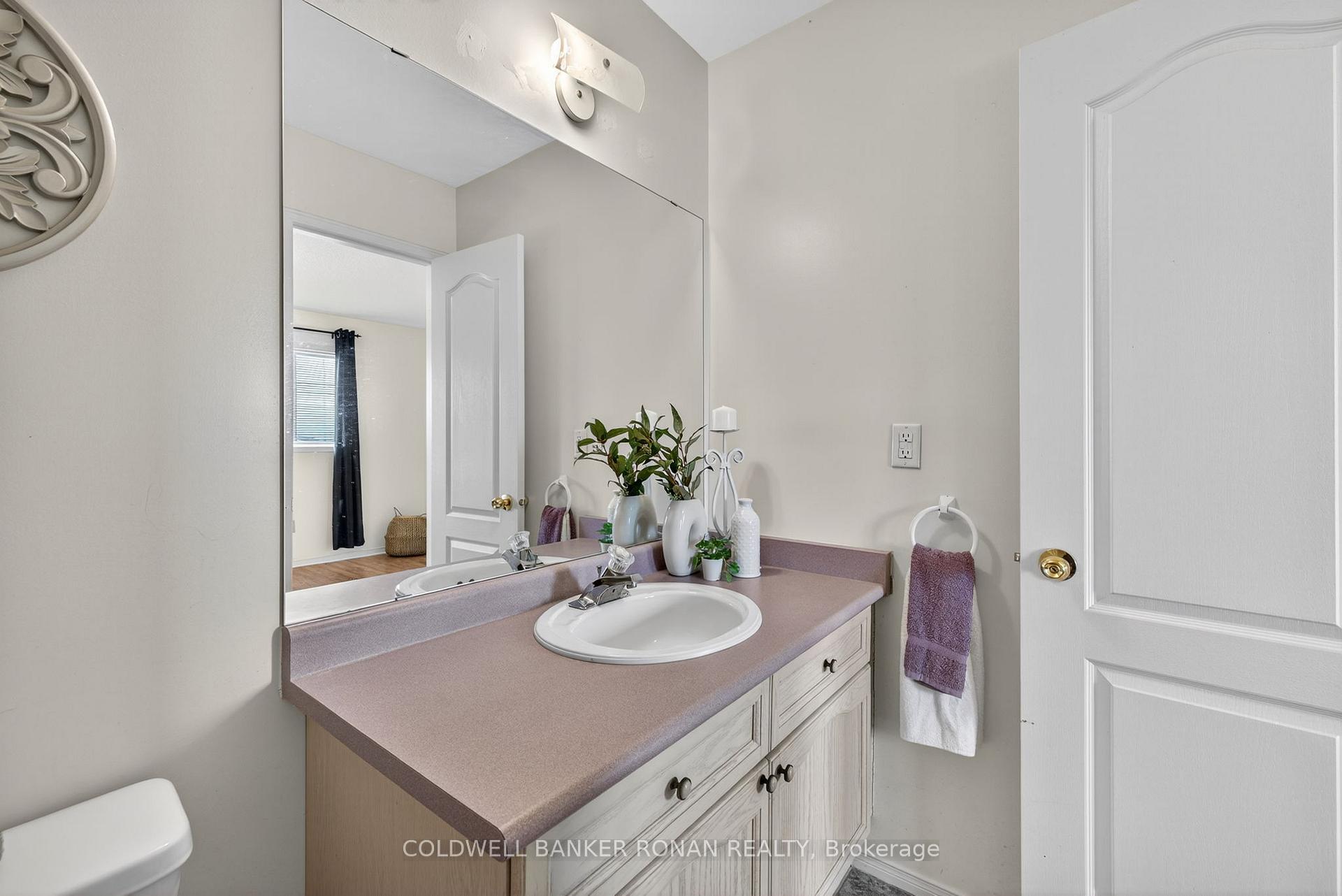 Photo 22 of 97 Parktree Drive, Vaughan, Maple — HOMEH