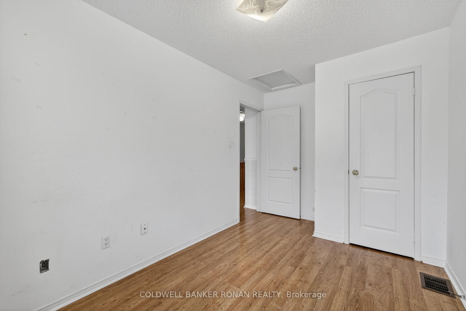 Photo 25 of 97 Parktree Drive, Vaughan, Maple — HOMEH