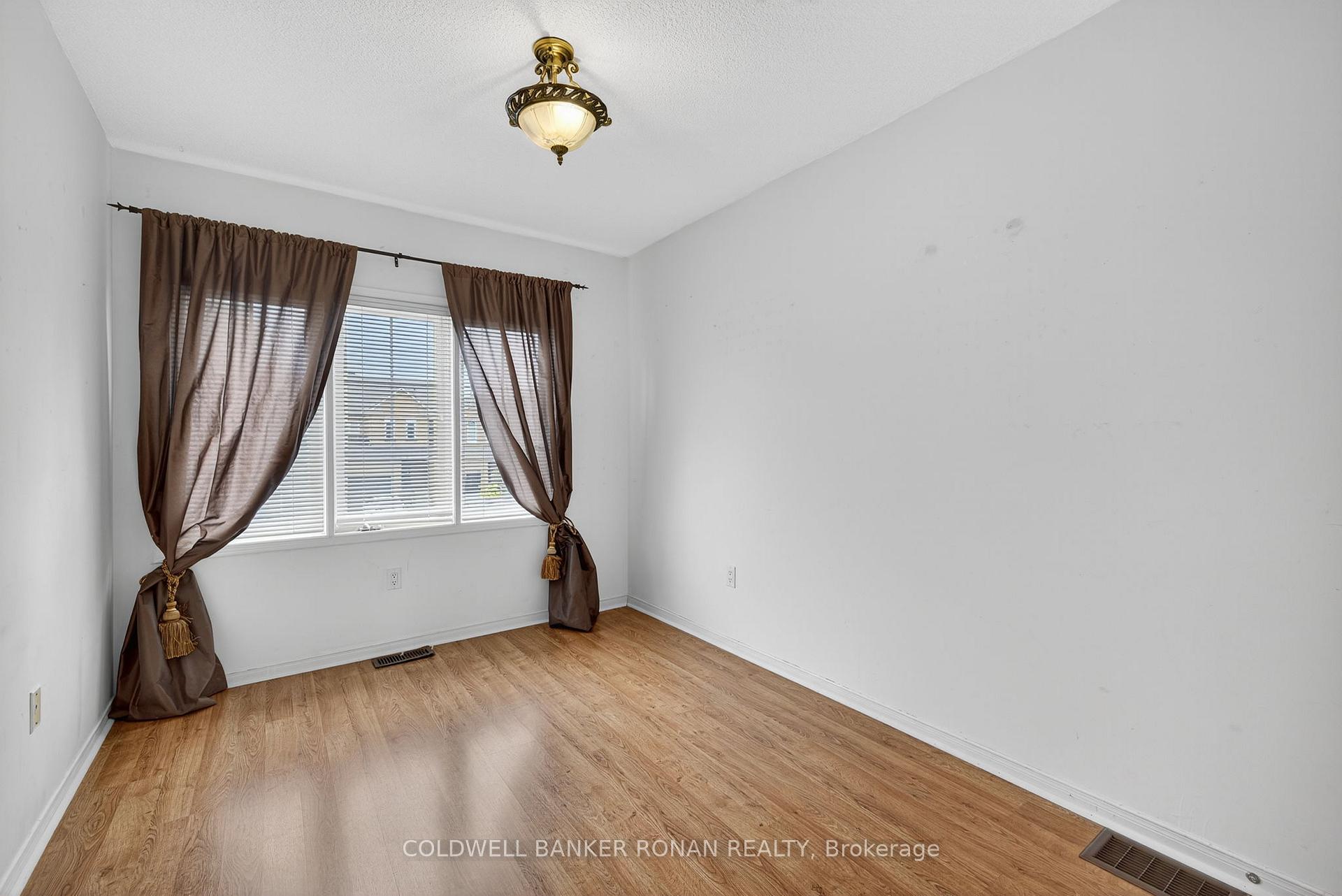 Photo 26 of 97 Parktree Drive, Vaughan, Maple — HOMEH