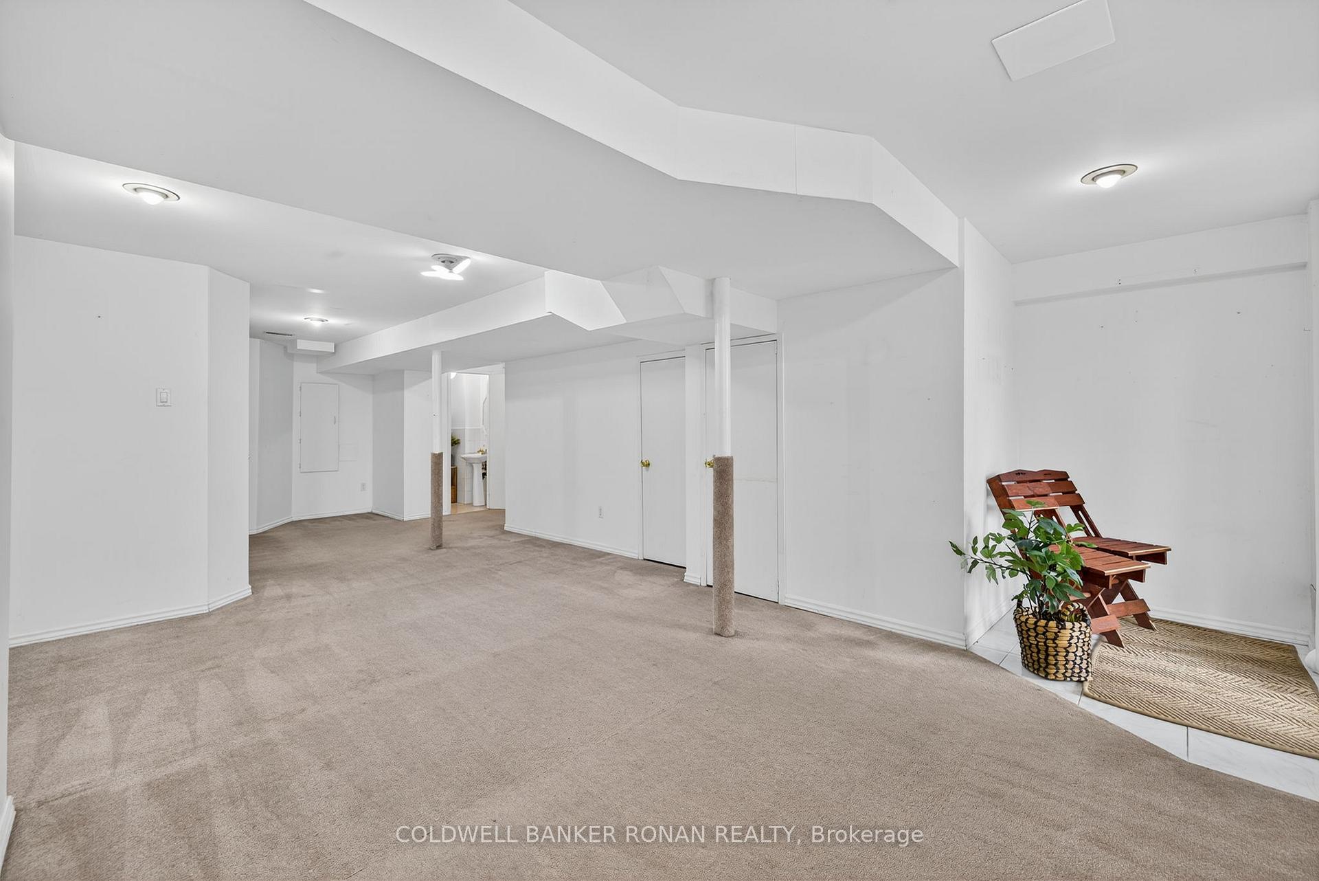 Photo 33 of 97 Parktree Drive, Vaughan, Maple — HOMEH