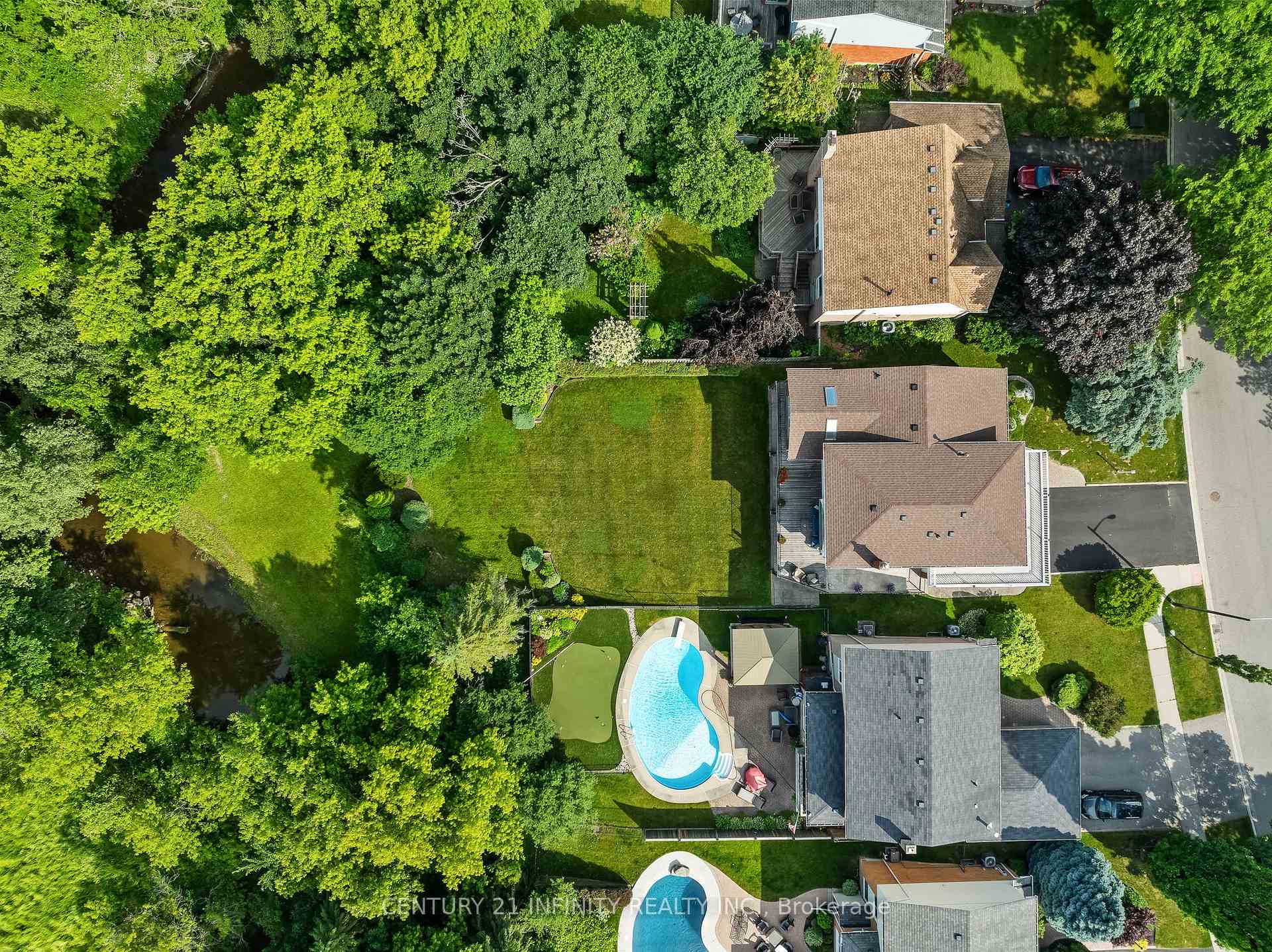 Photo 4 of 104 Frost Drive, Whitby, Lynde Creek — HOMEH