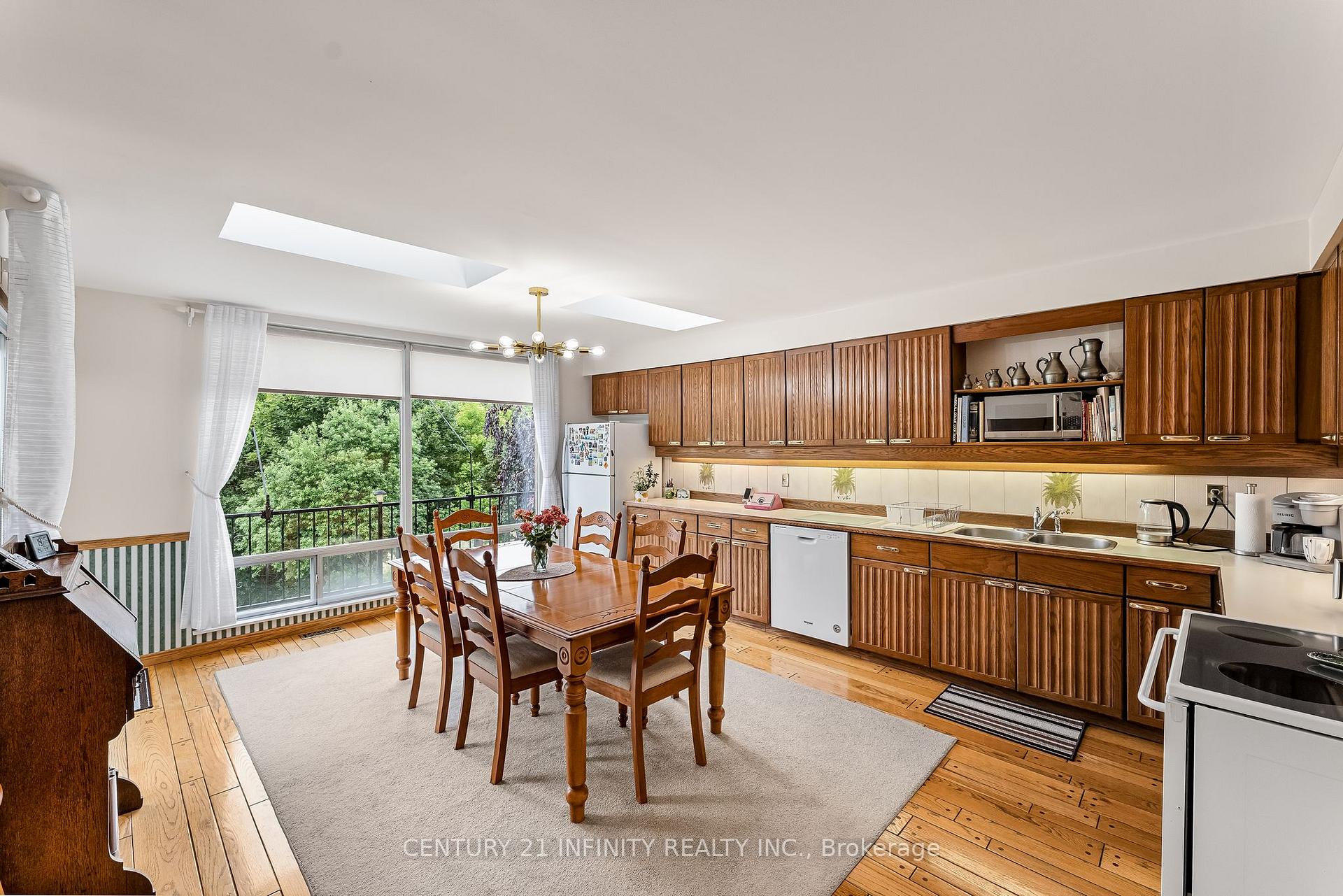 Photo 15 of 104 Frost Drive, Whitby, Lynde Creek — HOMEH