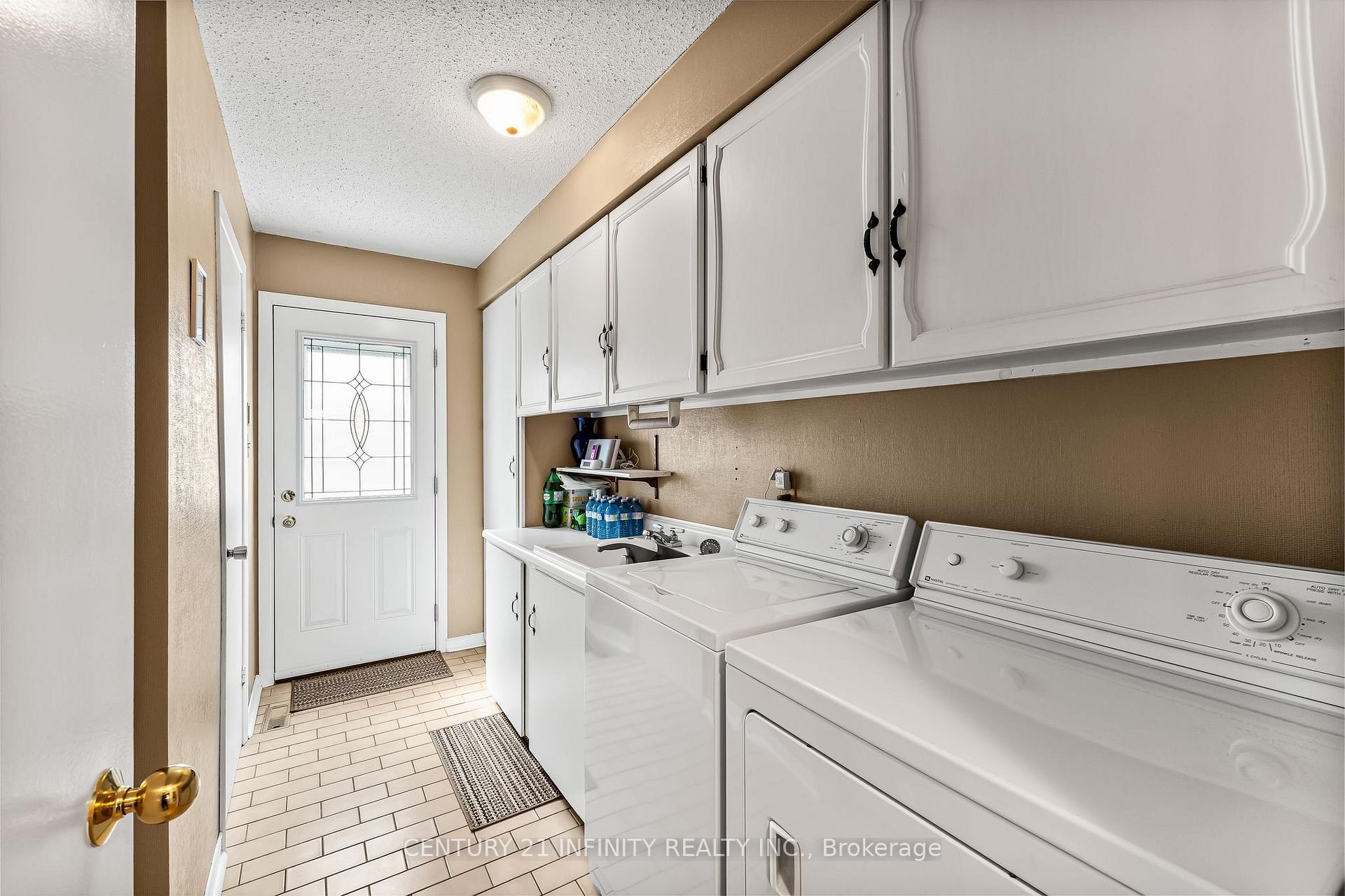 Photo 20 of 104 Frost Drive, Whitby, Lynde Creek — HOMEH