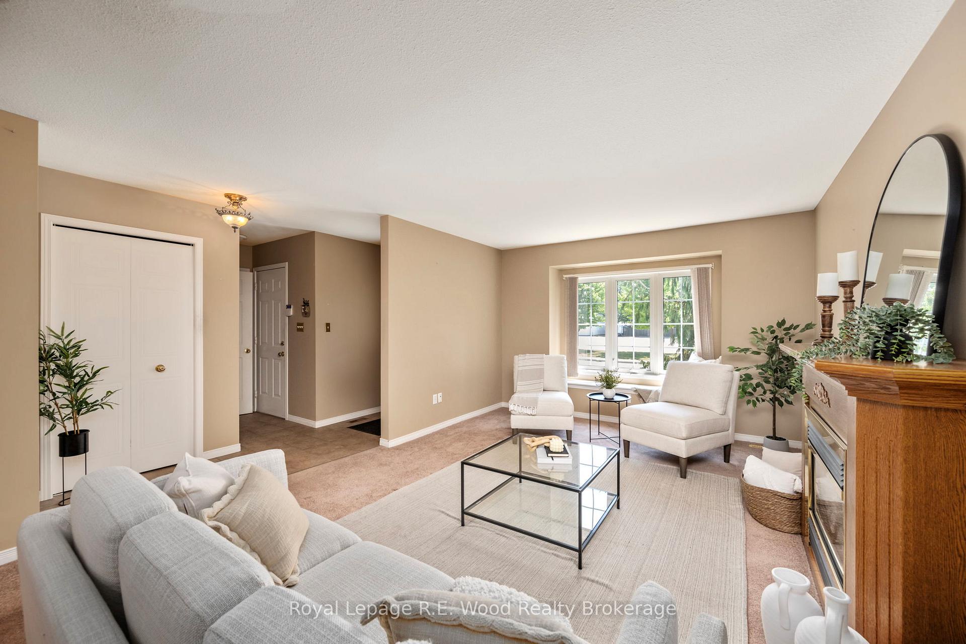 Photo 2 of 9 Alexander Drive, Aylmer — HOMEH