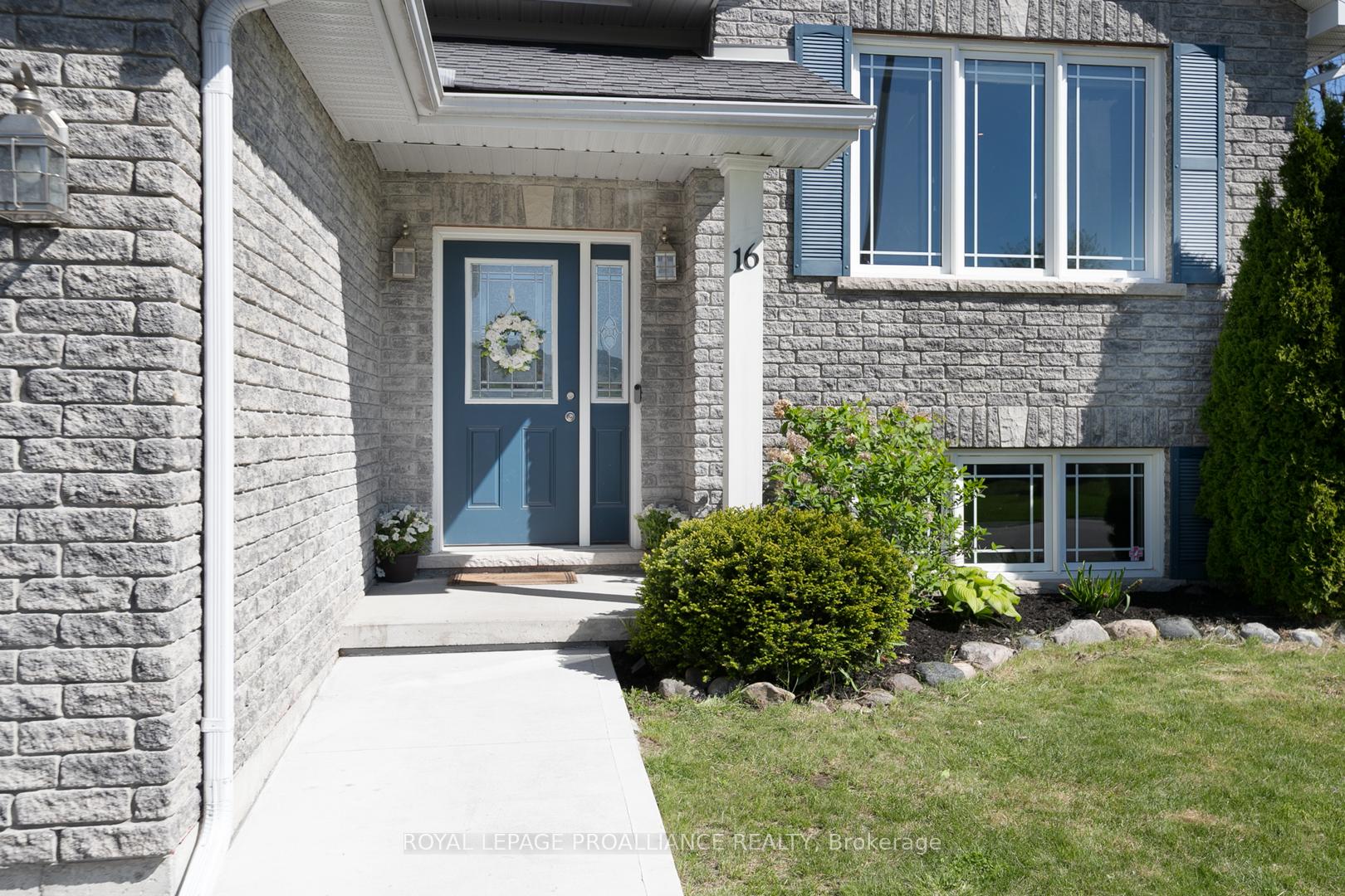 Photo 3 of 16 Mitchell Drive, Quinte West, Frankford Ward — HOMEH