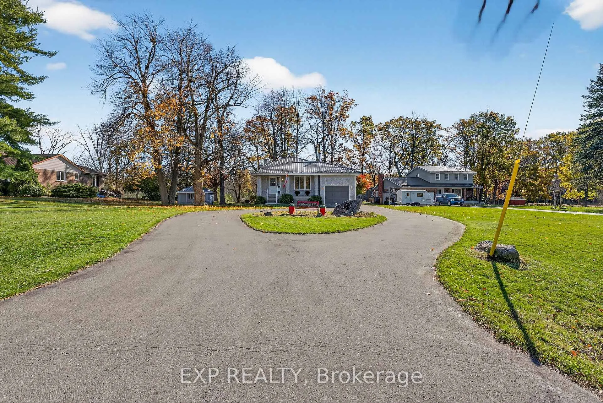 Photo 2 of 47 Fox Lane, Belleville, Thurlow Ward — HOMEH