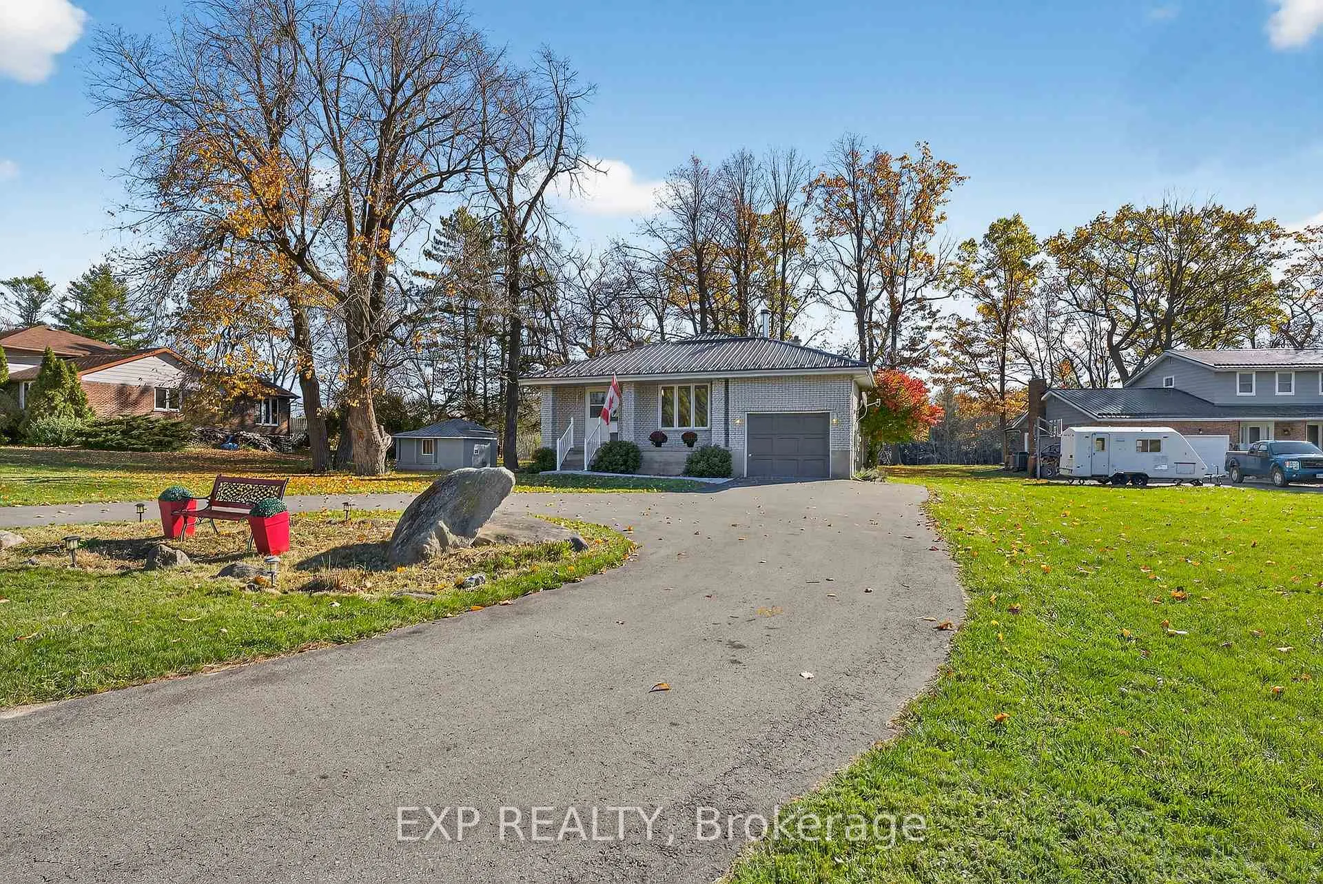 Photo 3 of 47 Fox Lane, Belleville, Thurlow Ward — HOMEH